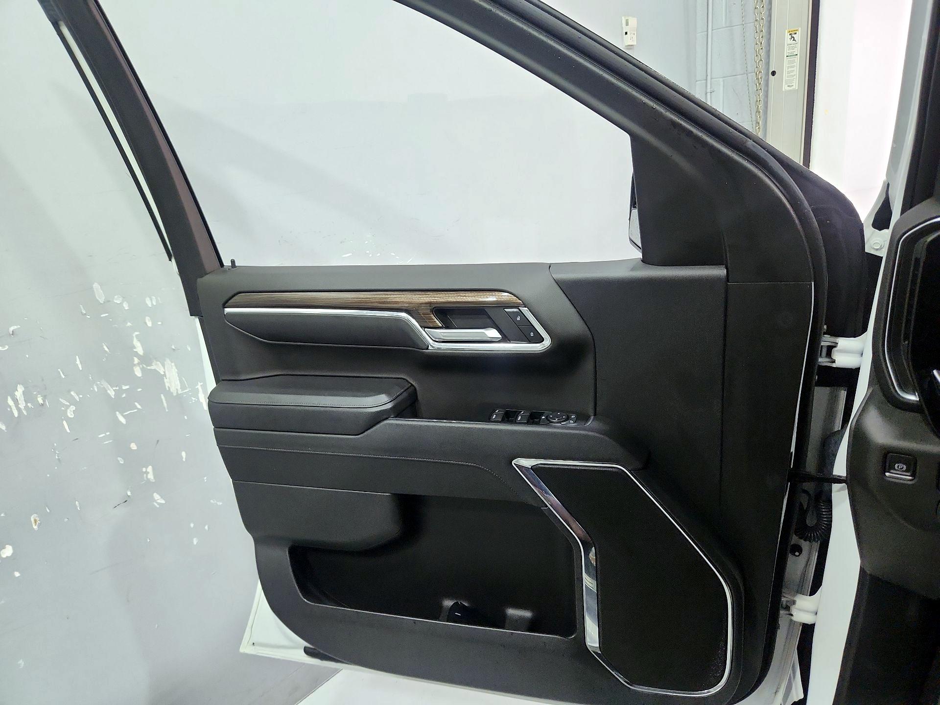 Thumbnail: 2023 Chevrolet Silverado 1500 - 12