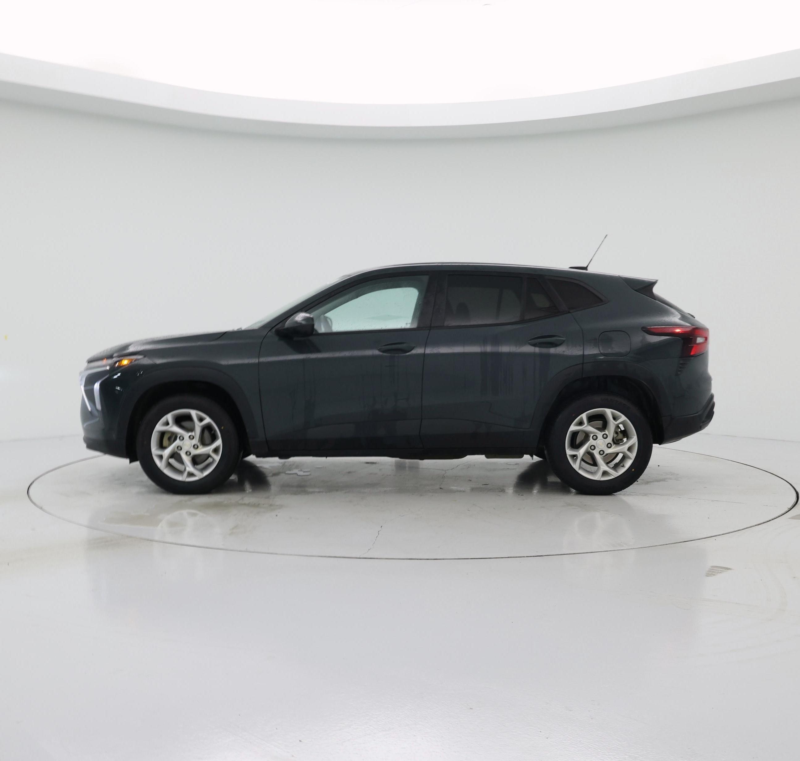Thumbnail: 2025 Chevrolet Trax - 3