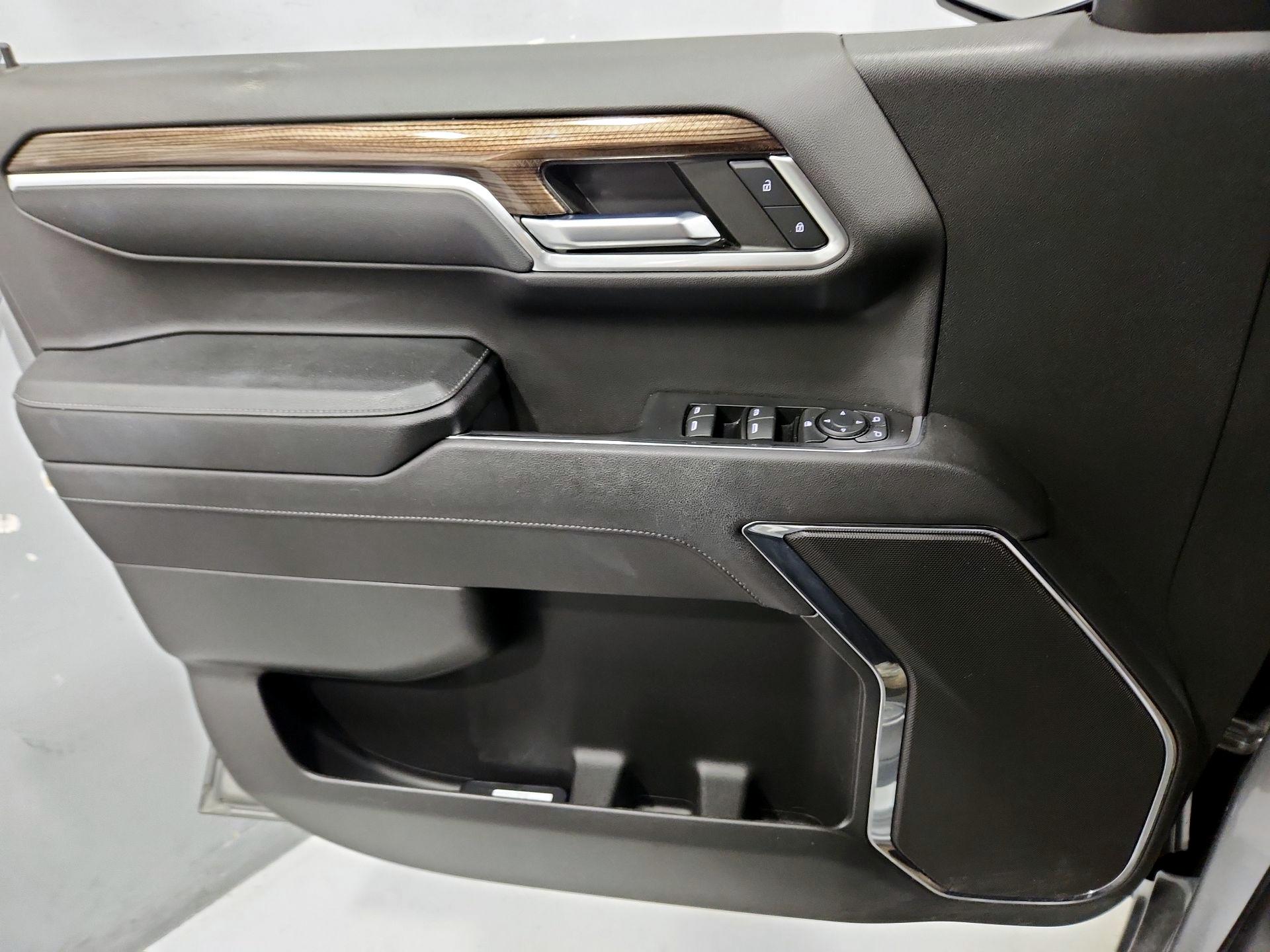 Thumbnail: 2023 Chevrolet Silverado 1500 - 12