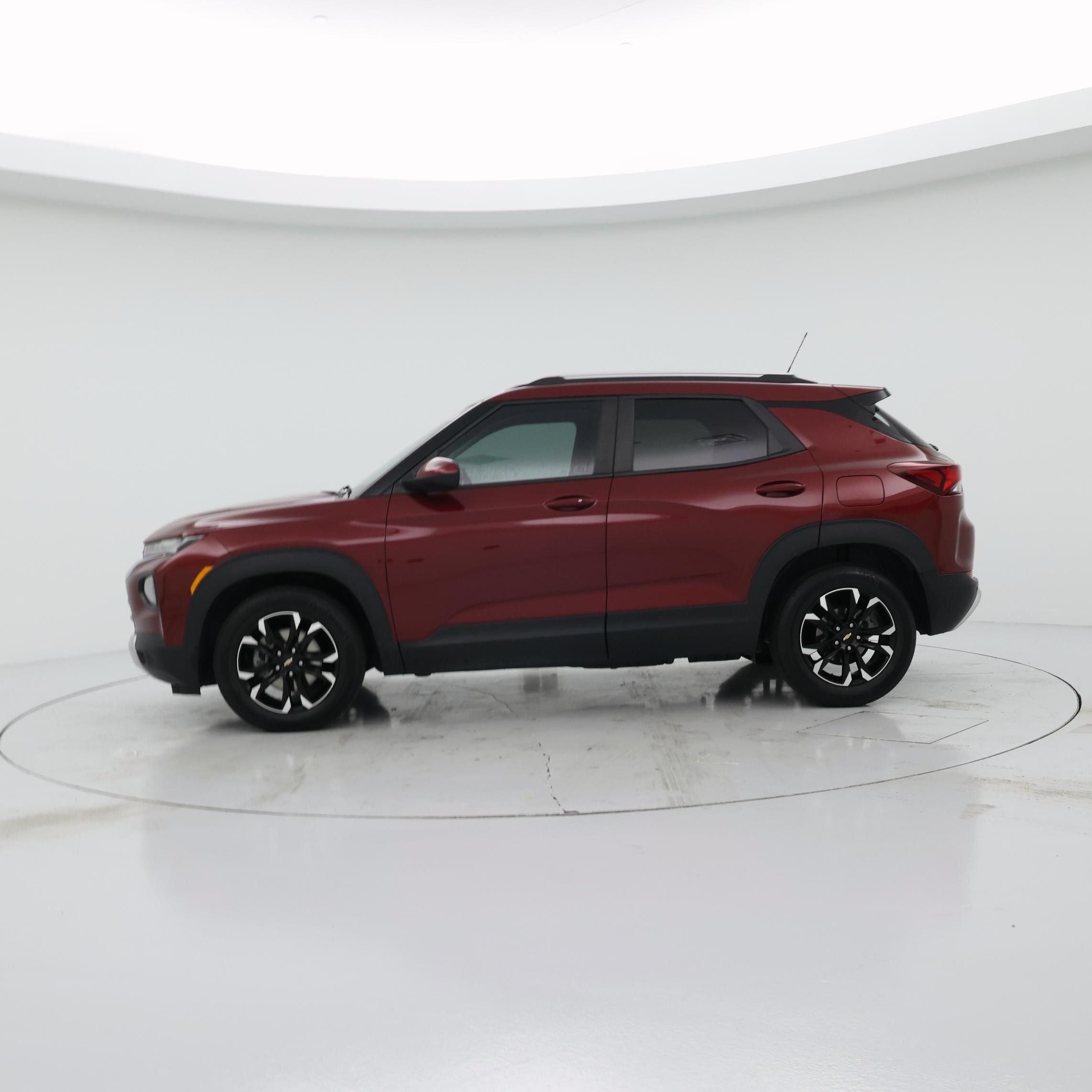 Thumbnail: 2023 Chevrolet TrailBlazer - 3