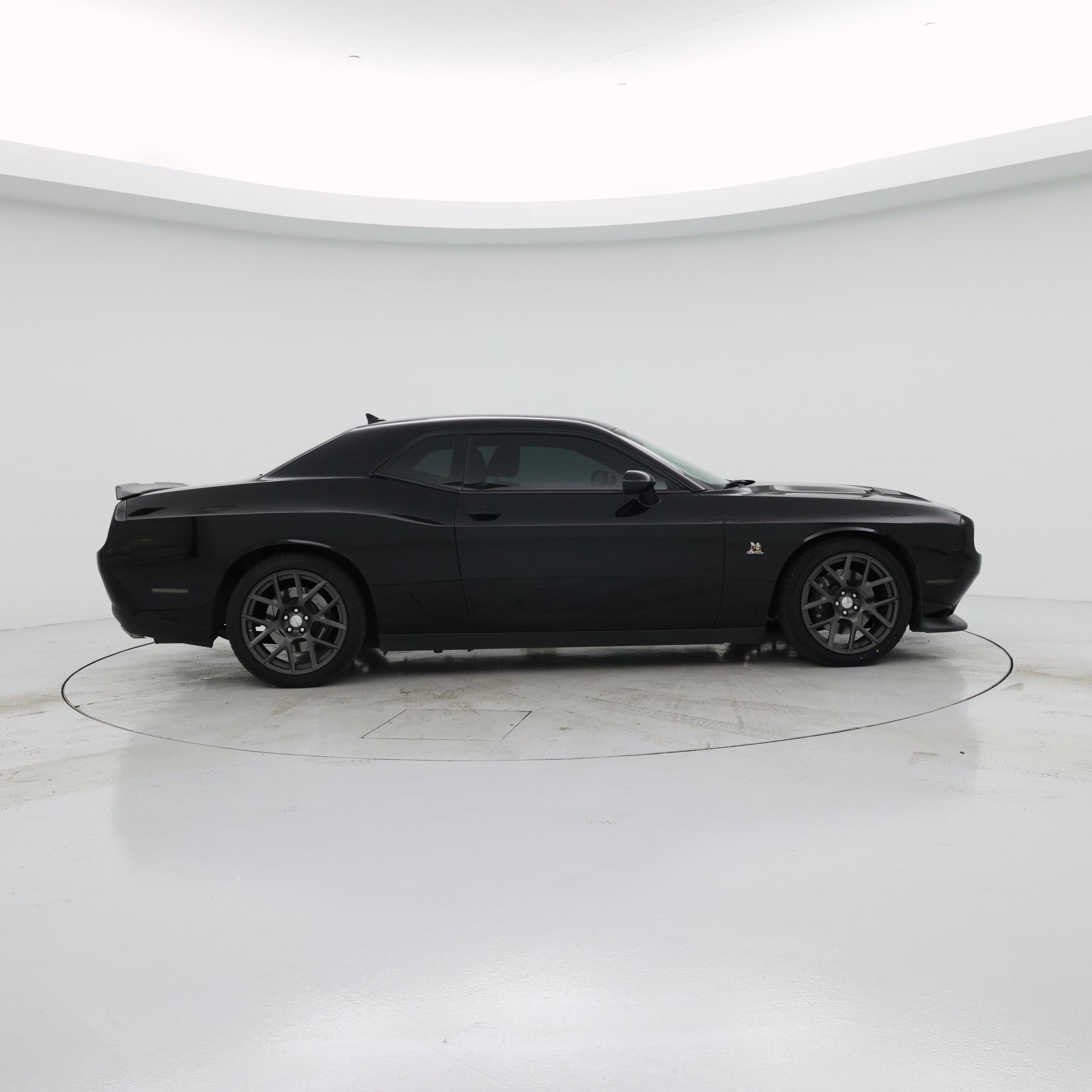 Thumbnail: 2016 Dodge Challenger - 7