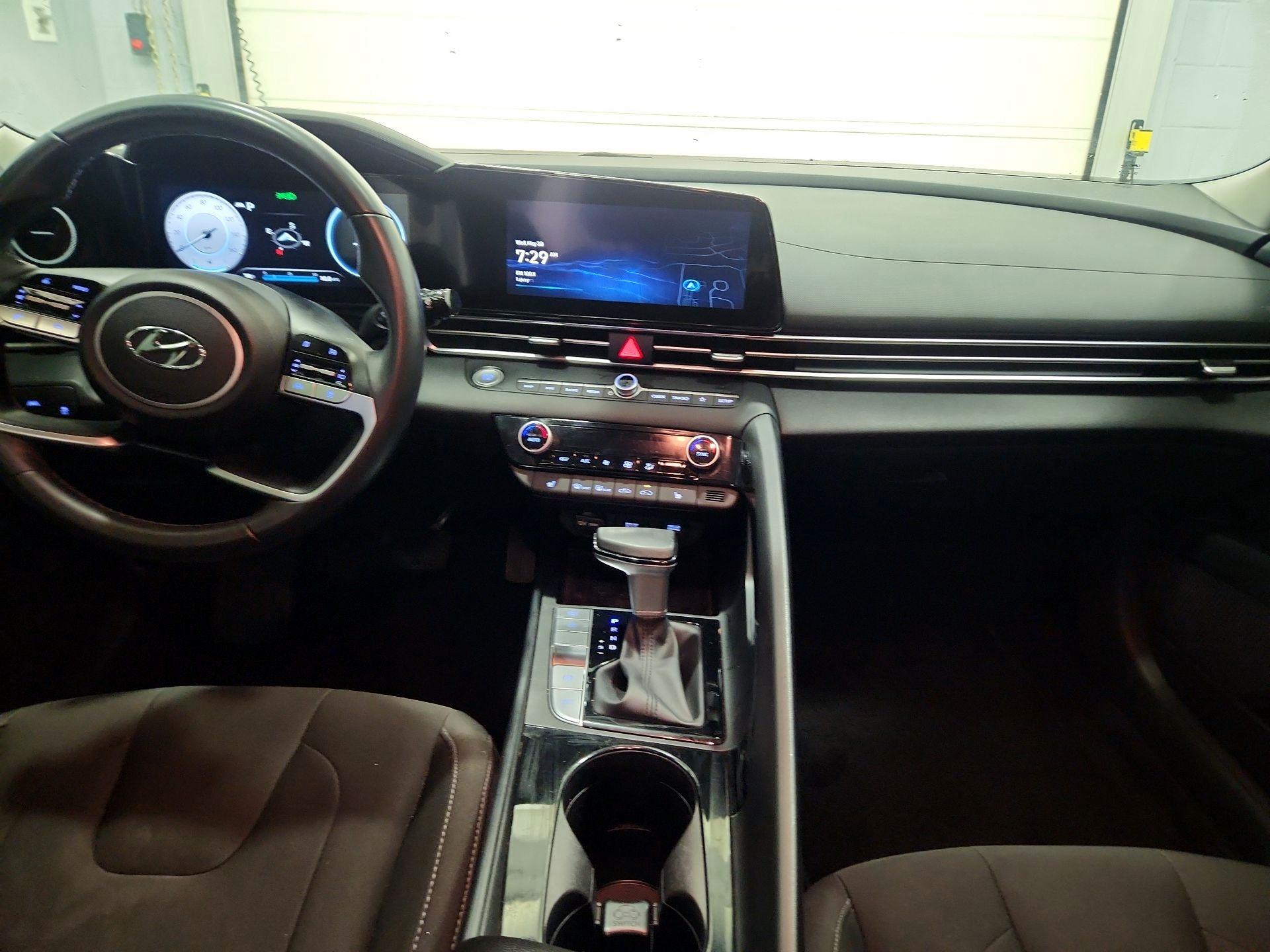 Thumbnail: 2023 Hyundai Elantra - 9