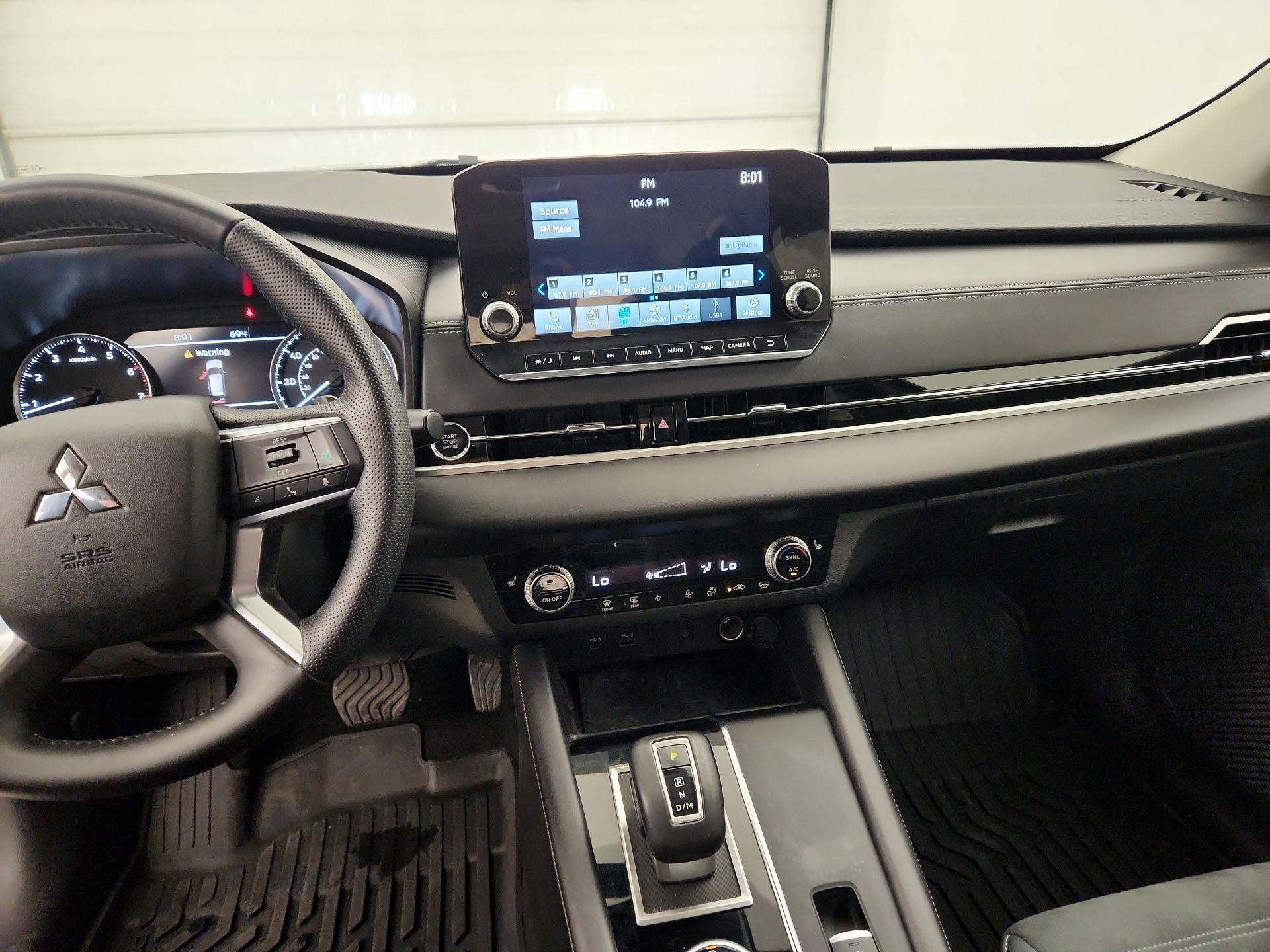 Thumbnail: 2024 Mitsubishi Outlander - 9