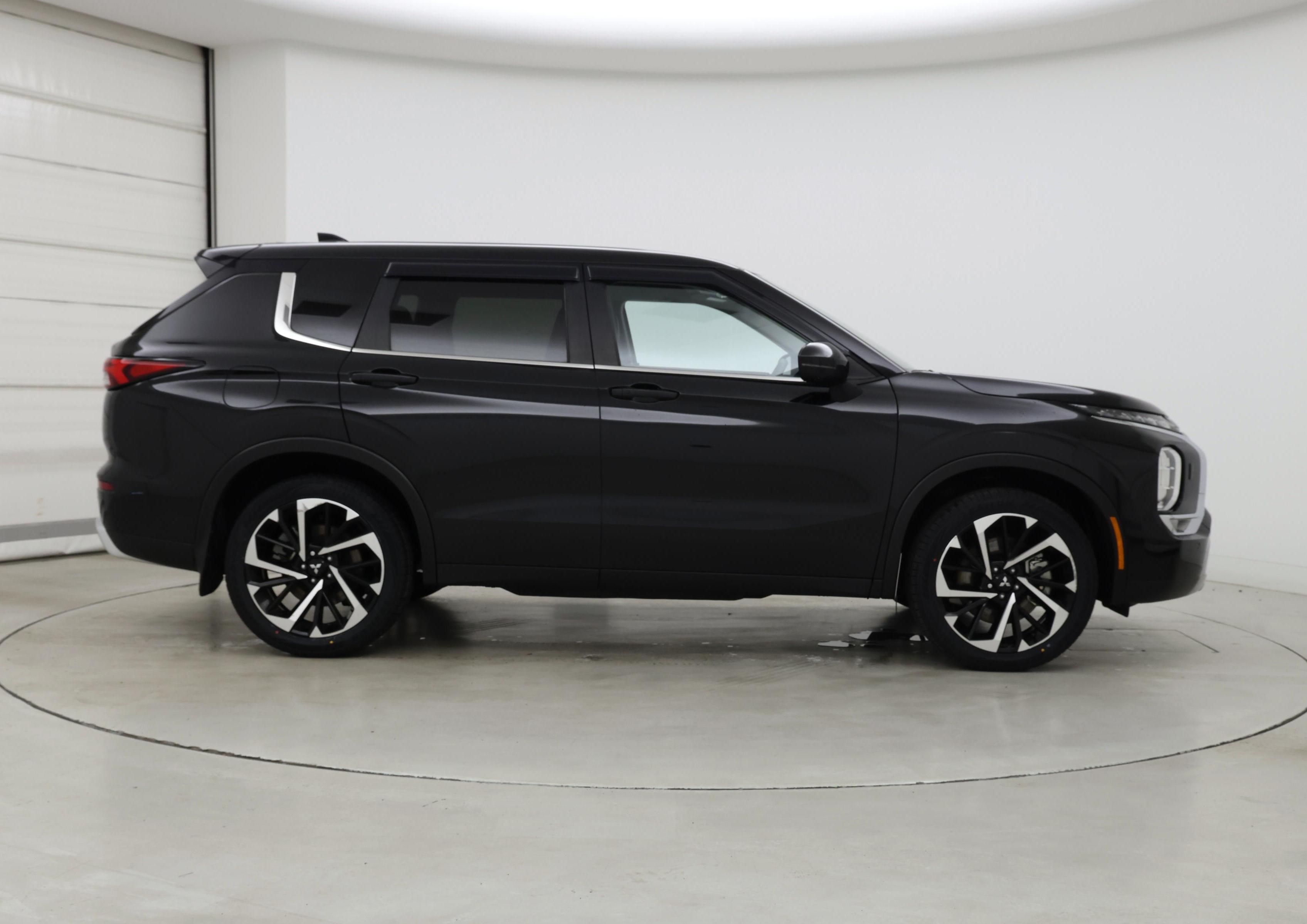 Thumbnail: 2024 Mitsubishi Outlander - 7