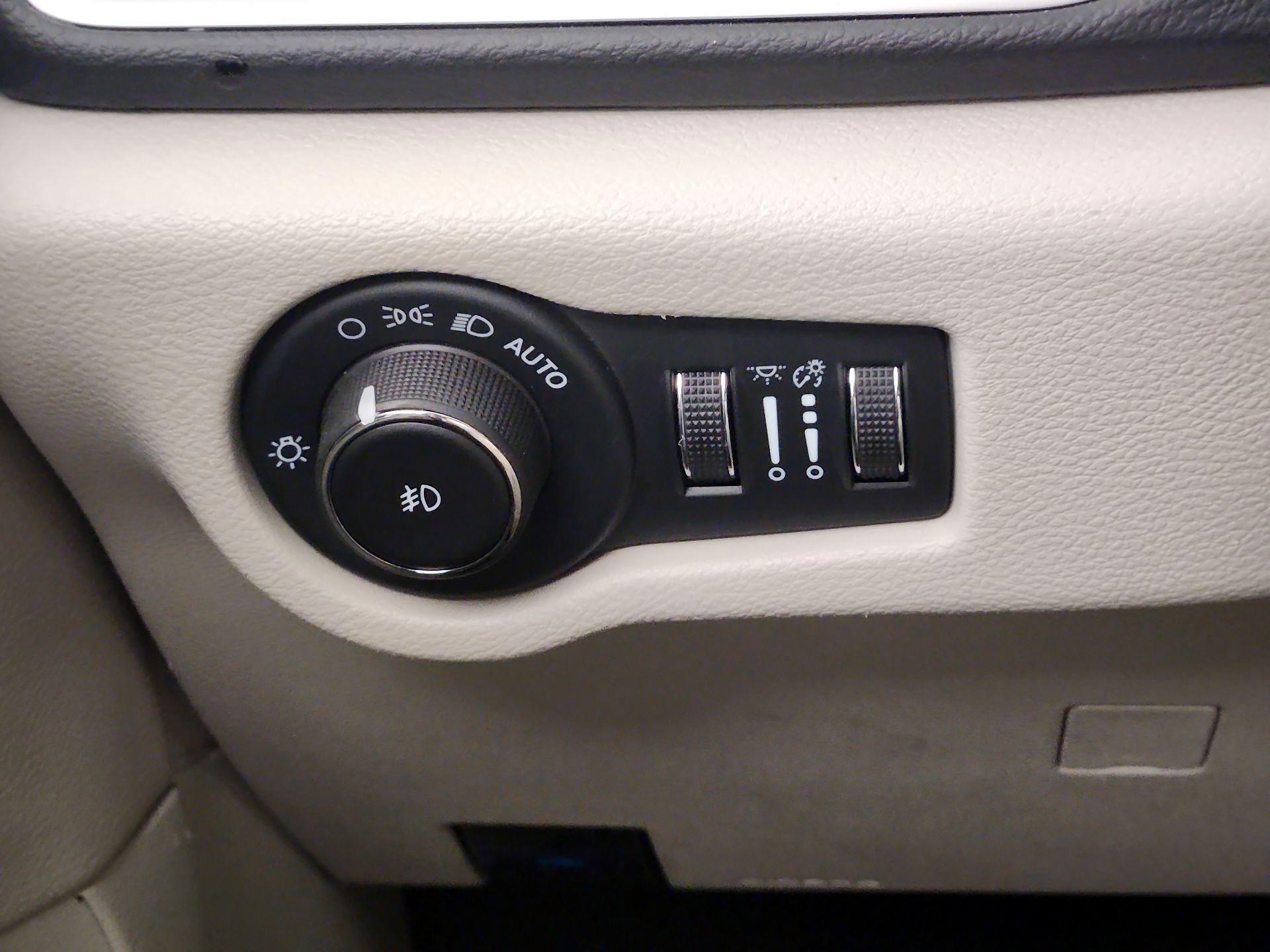 Thumbnail: 2024 Chrysler Pacifica - 13