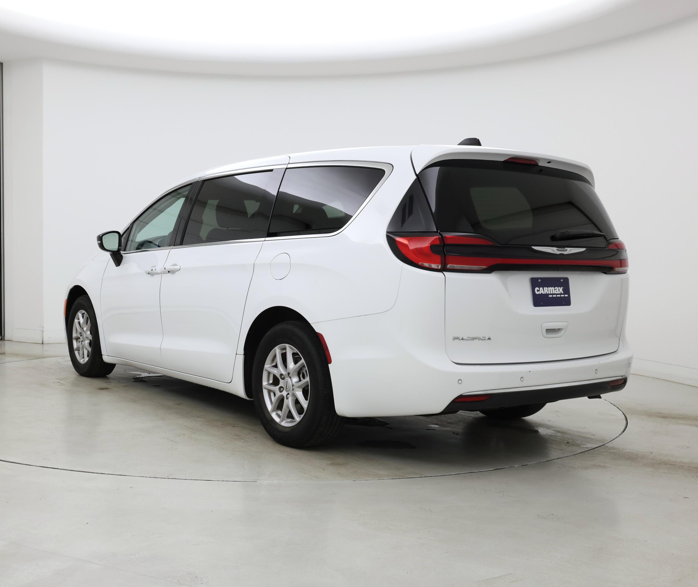 Thumbnail: 2024 Chrysler Pacifica - 2