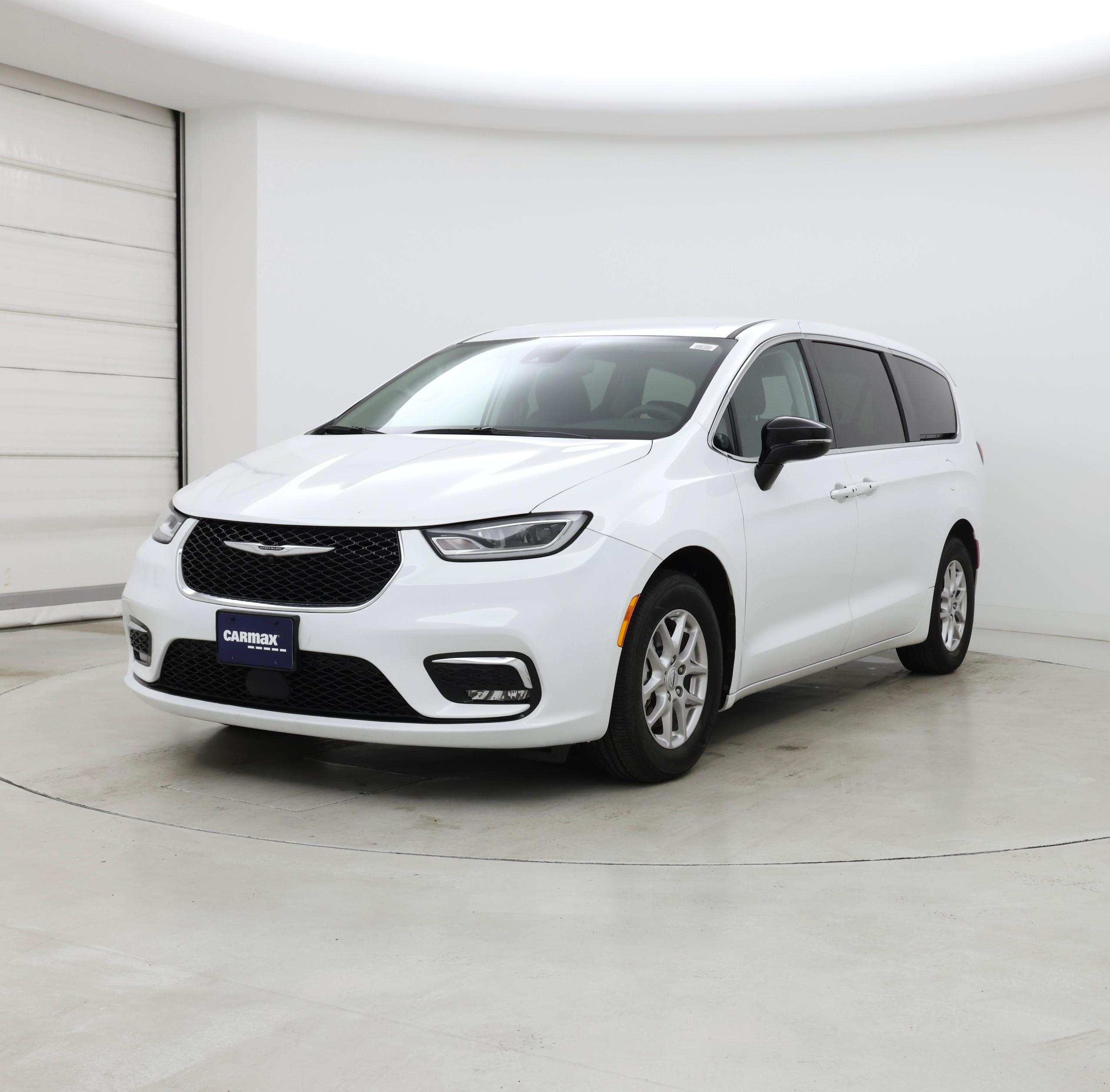 Thumbnail: 2024 Chrysler Pacifica - 4