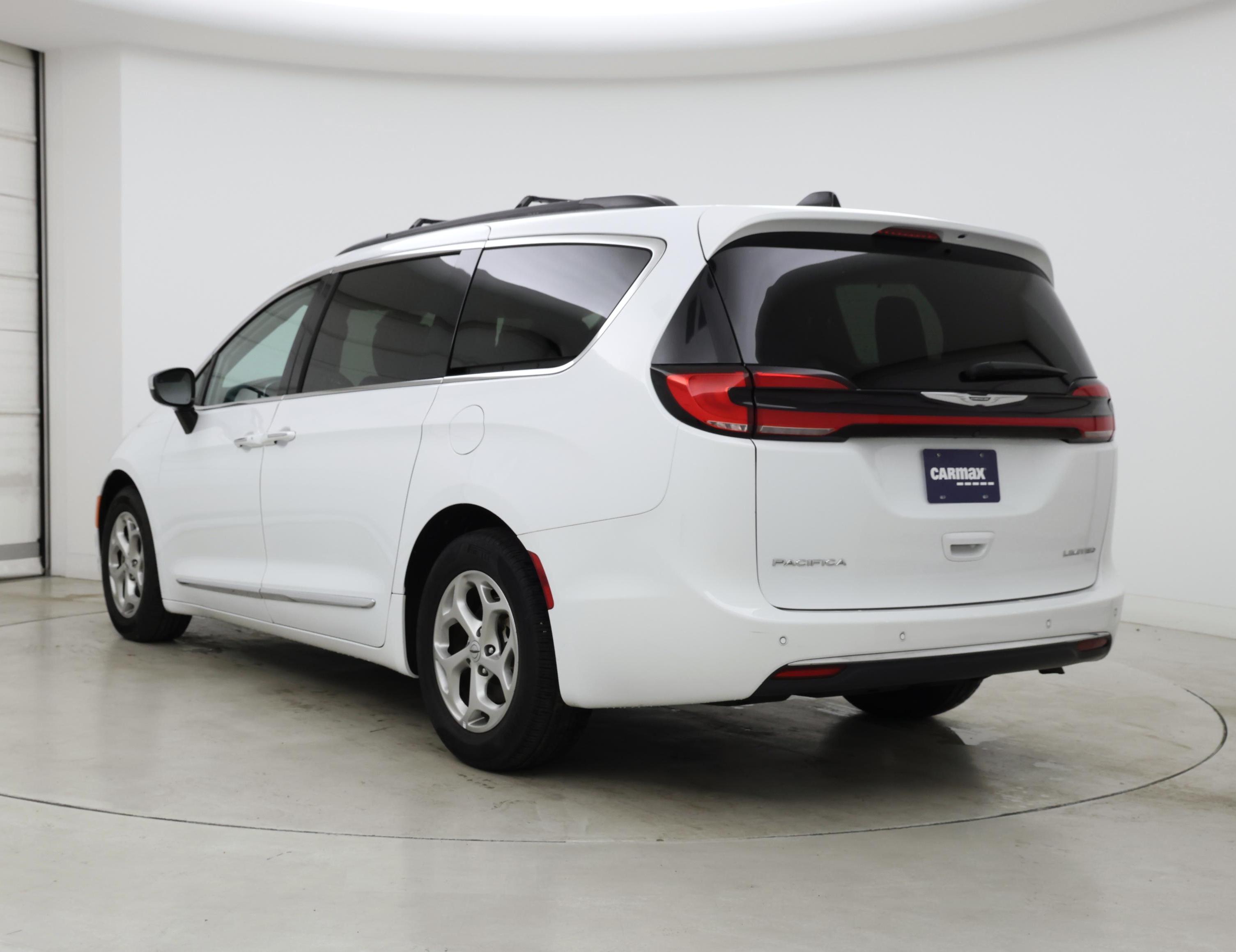 Thumbnail: 2023 Chrysler Pacifica - 2