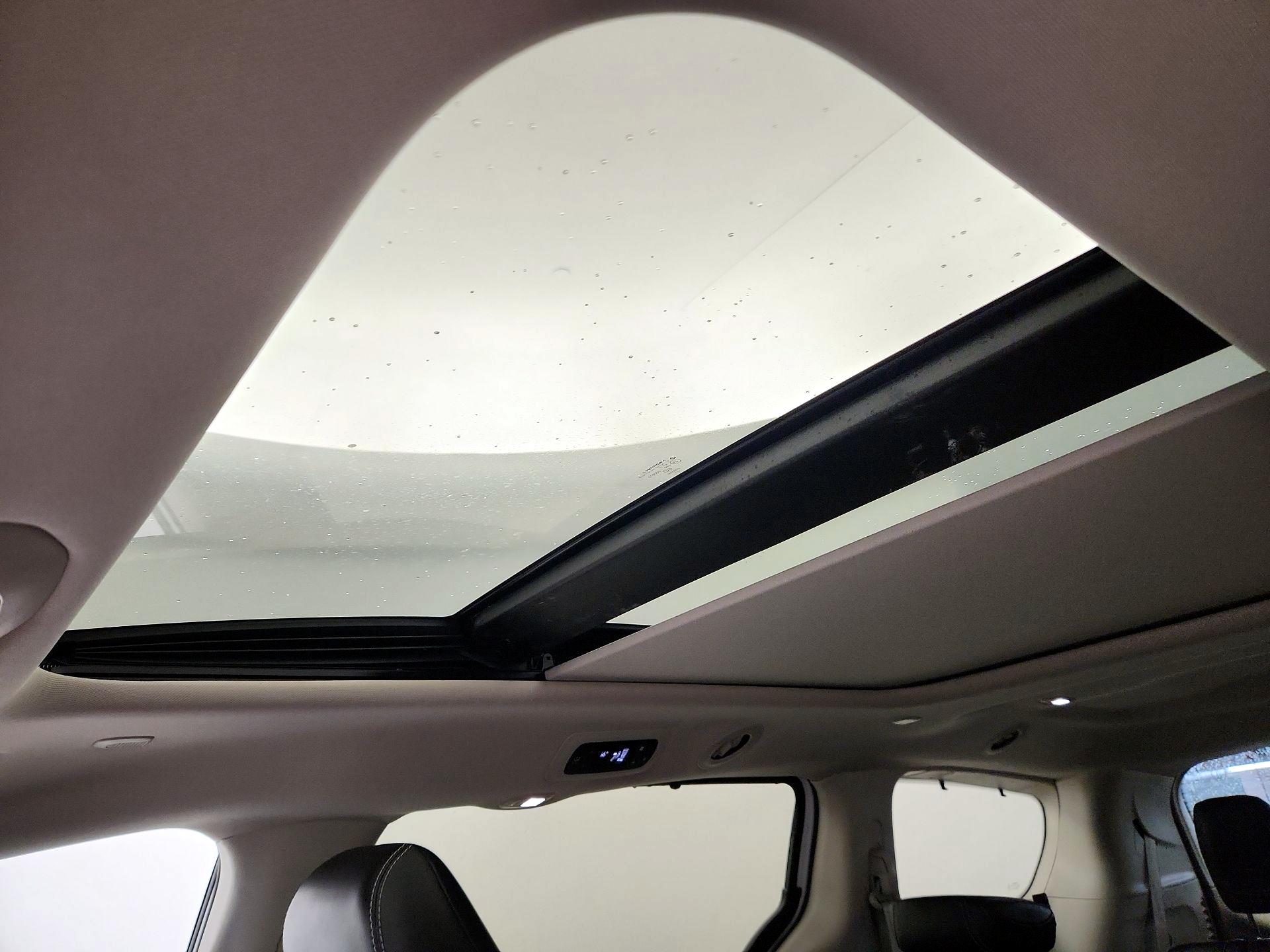 Thumbnail: 2023 Chrysler Pacifica - 20