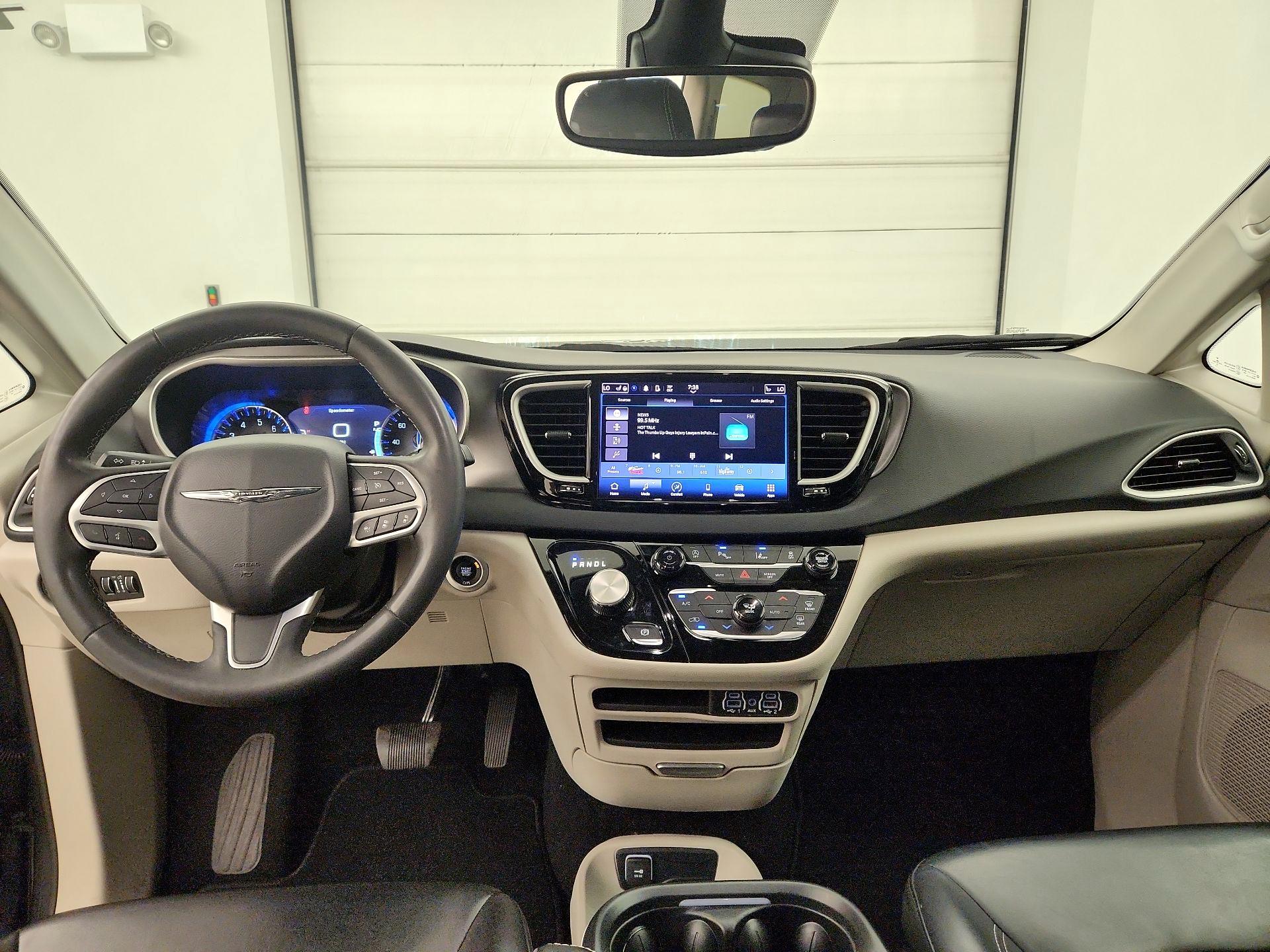 Thumbnail: 2023 Chrysler Pacifica - 9