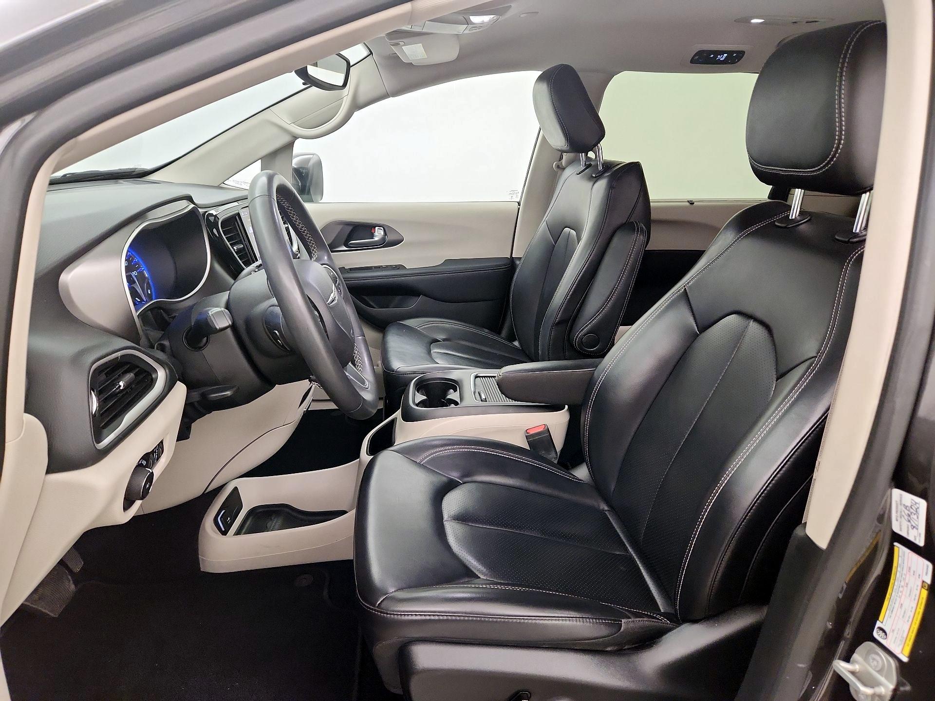 Thumbnail: 2023 Chrysler Pacifica - 11