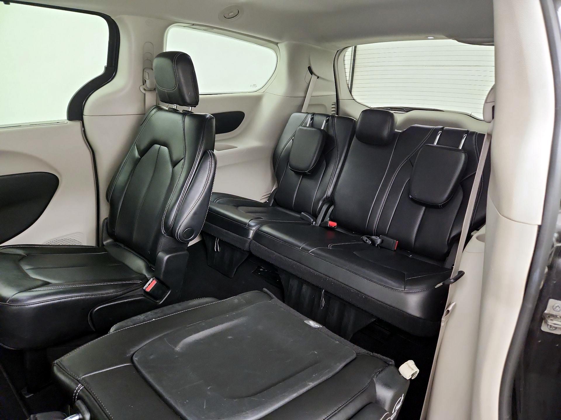 Thumbnail: 2023 Chrysler Pacifica - 20