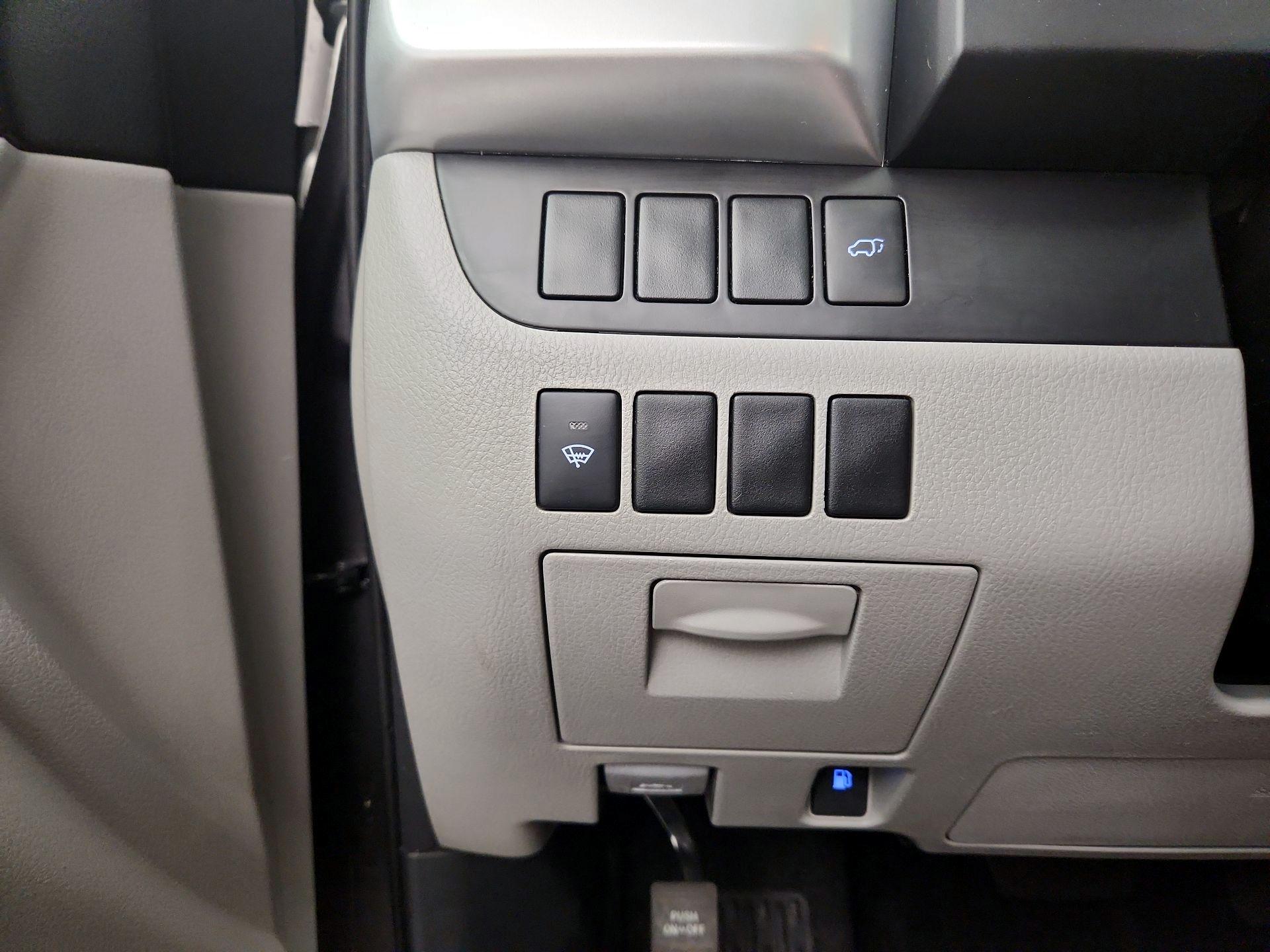 Thumbnail: 2016 Toyota Highlander - 11