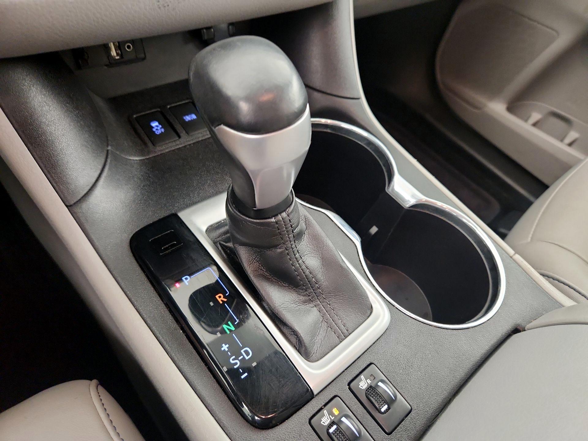 Thumbnail: 2016 Toyota Highlander - 15