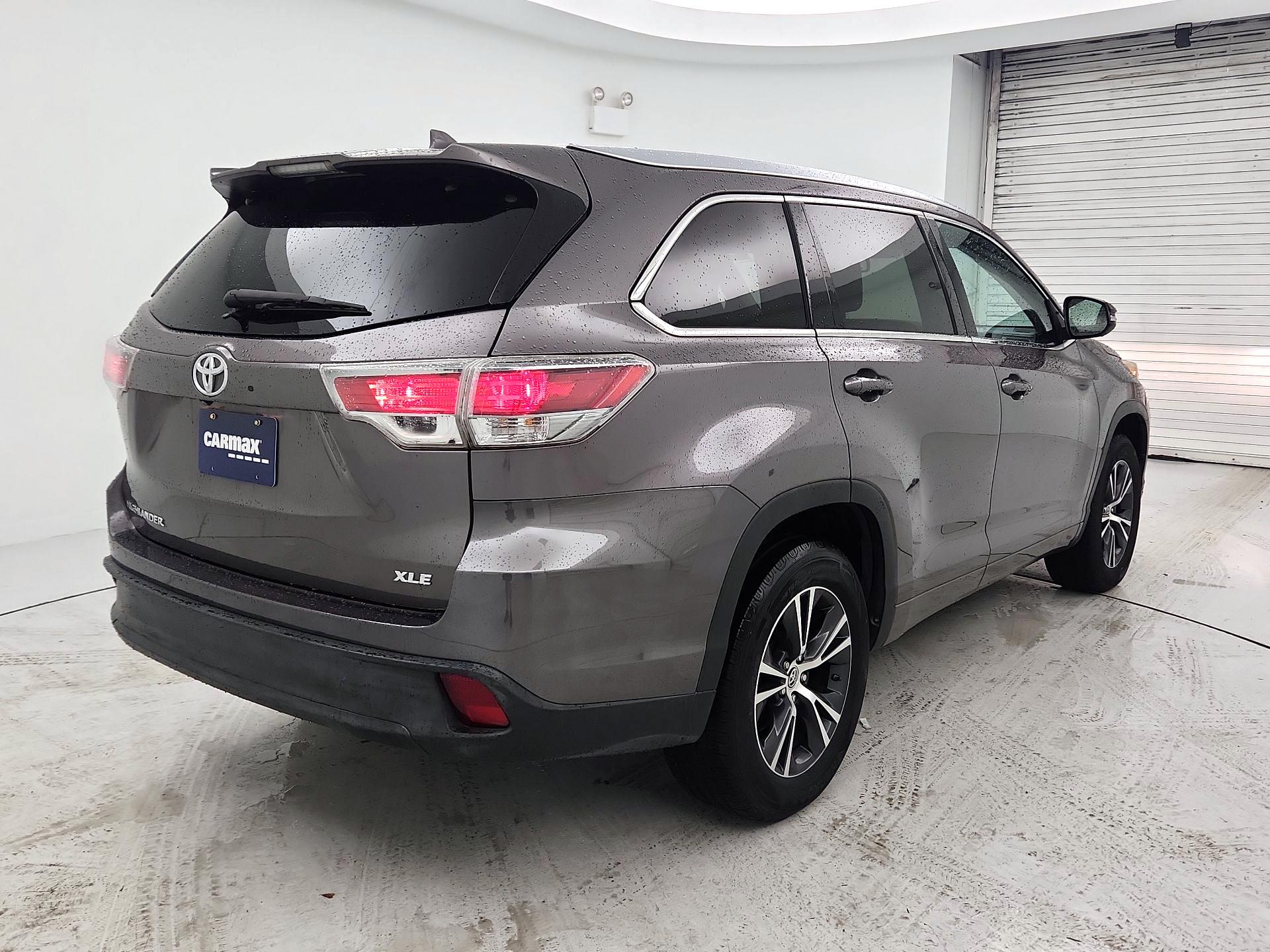 Thumbnail: 2016 Toyota Highlander - 5