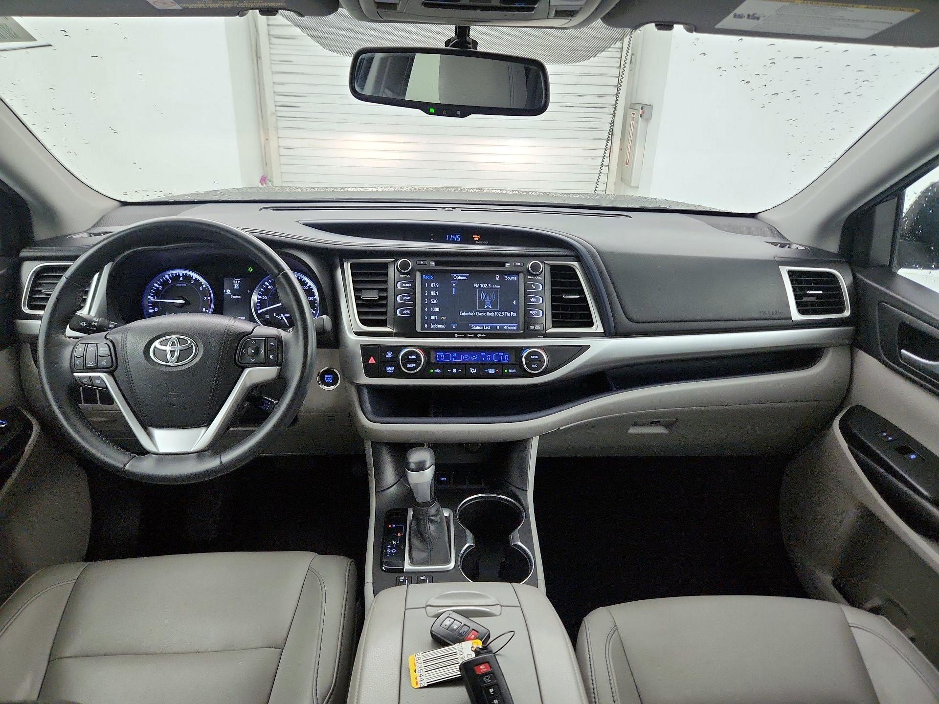 Thumbnail: 2016 Toyota Highlander - 8
