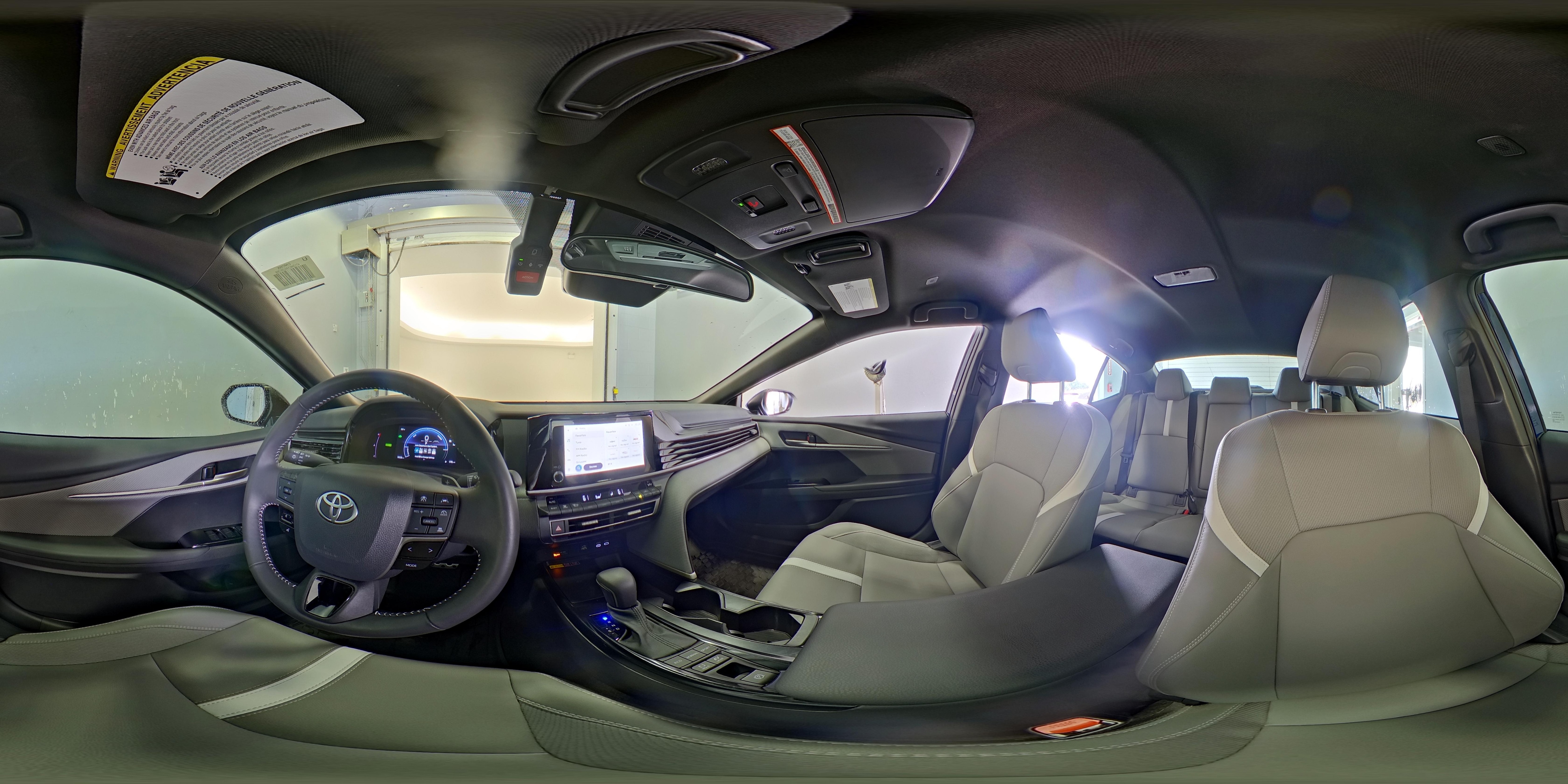 2025 Toyota Camry SE - Photo 27