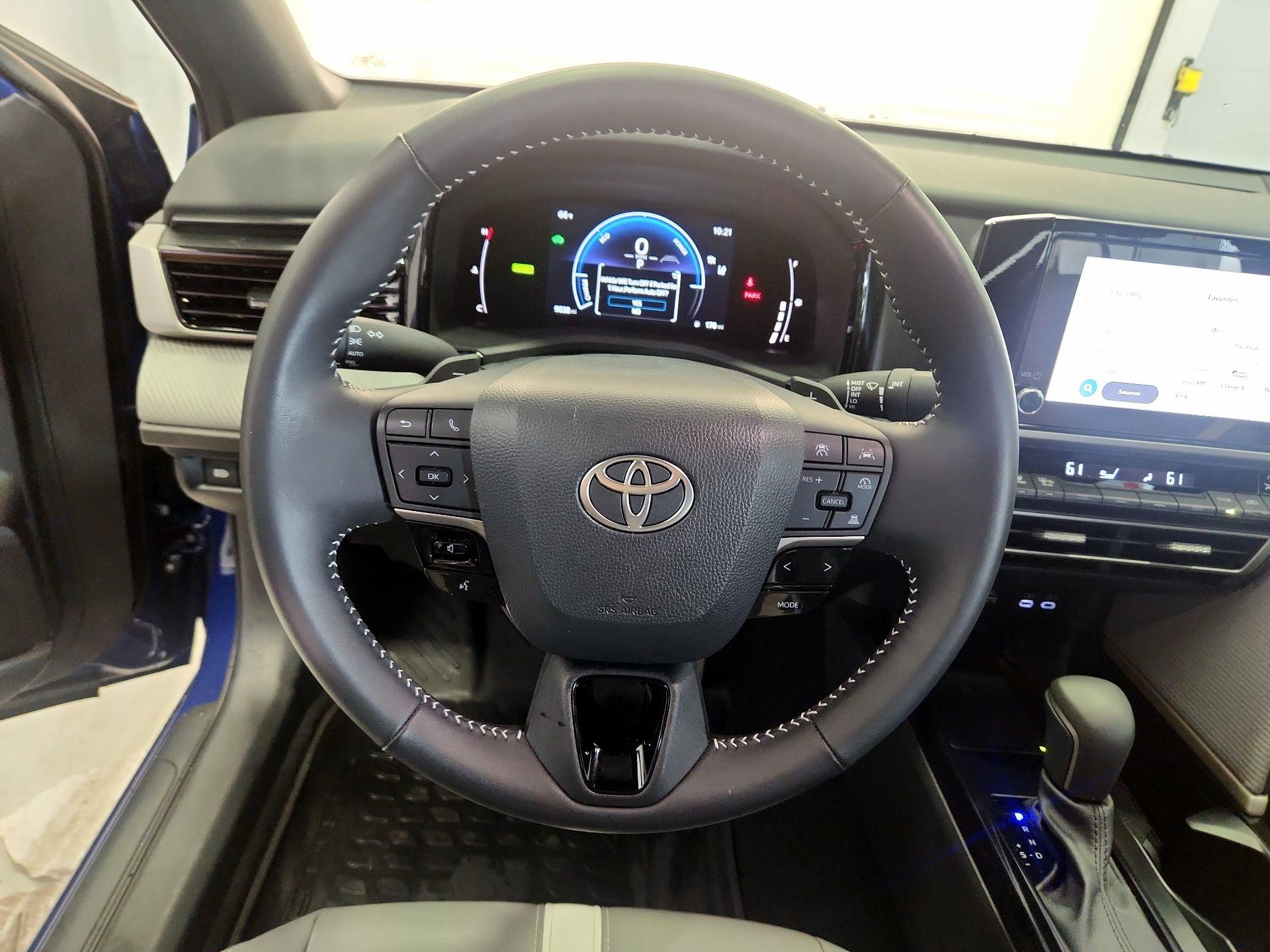 Thumbnail: 2025 Toyota Camry - 10