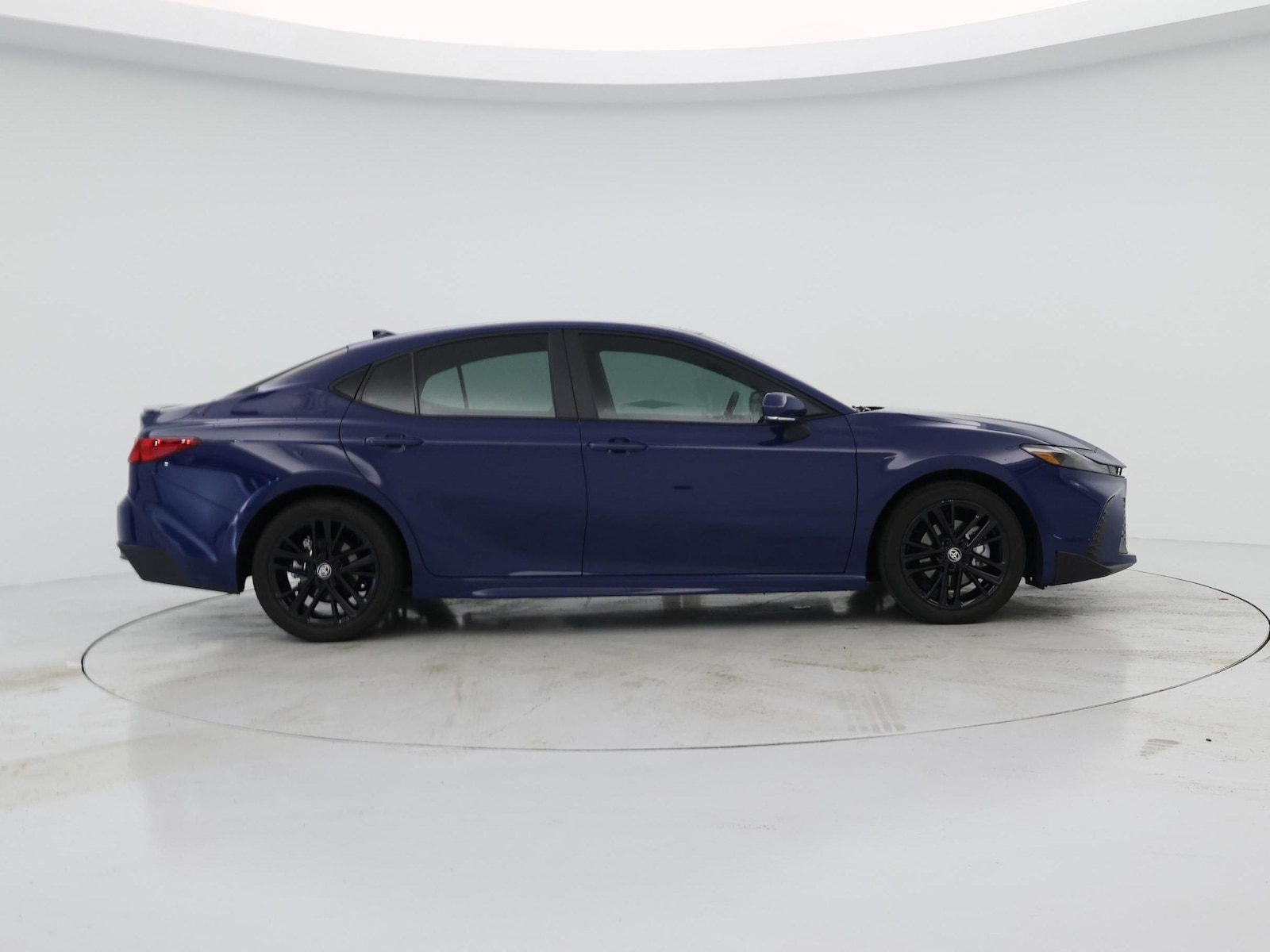 2025 Toyota Camry SE - Photo 8