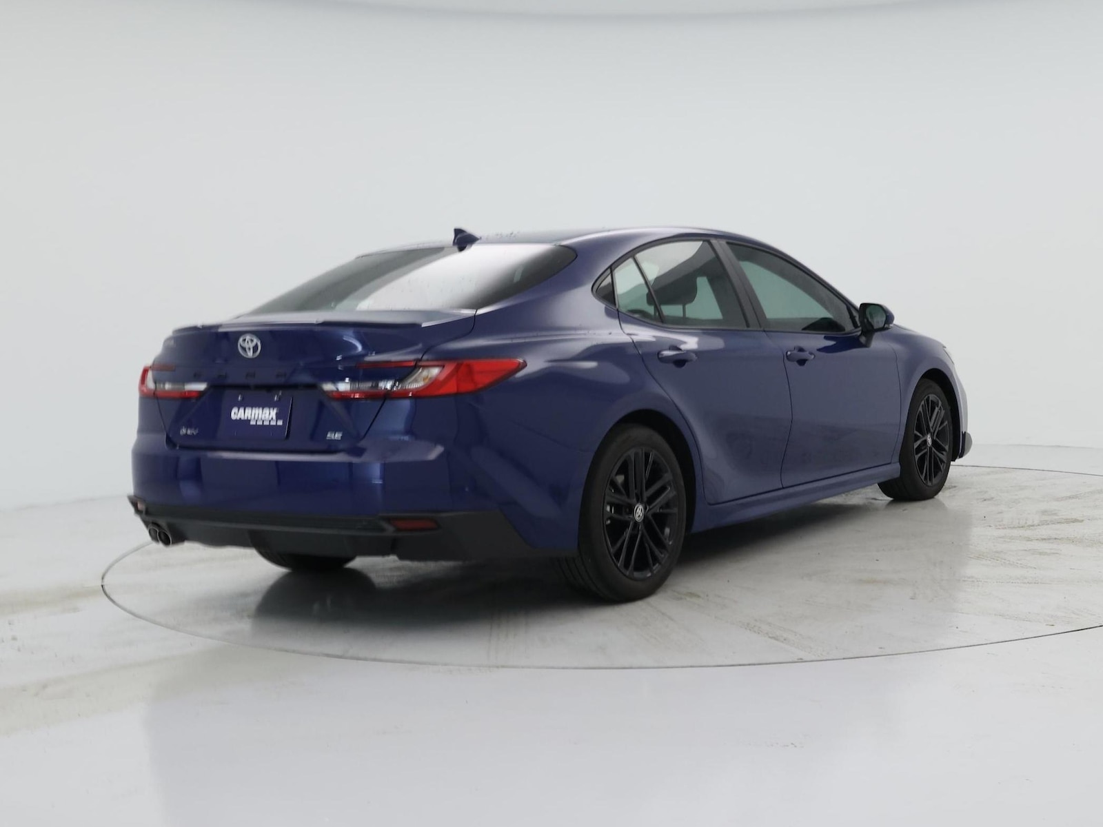 2025 Toyota Camry SE - Photo 9