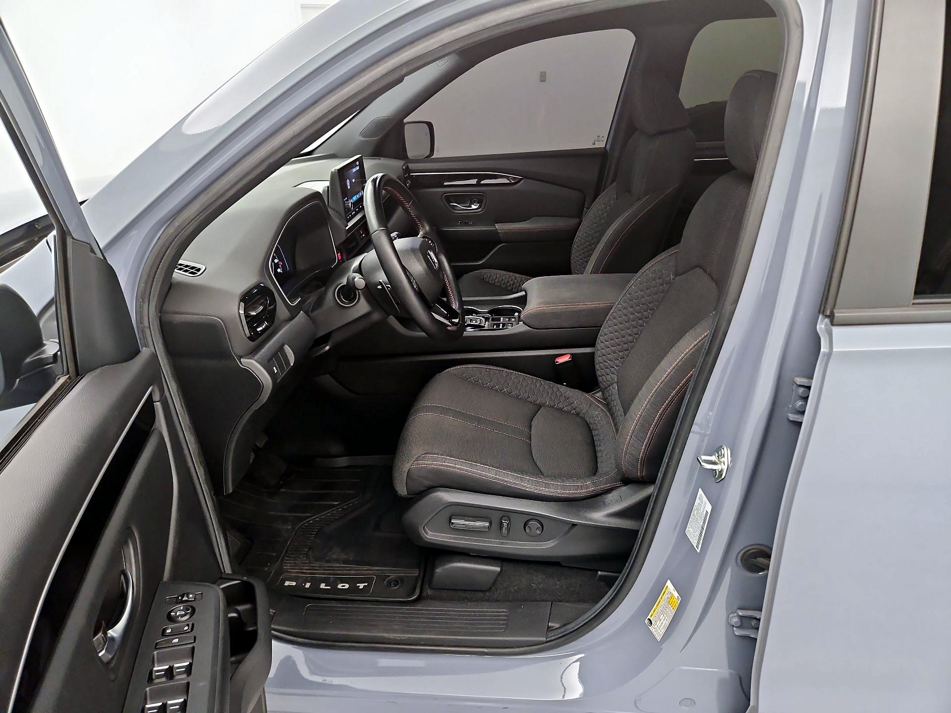 Thumbnail: 2023 Honda Pilot - 11