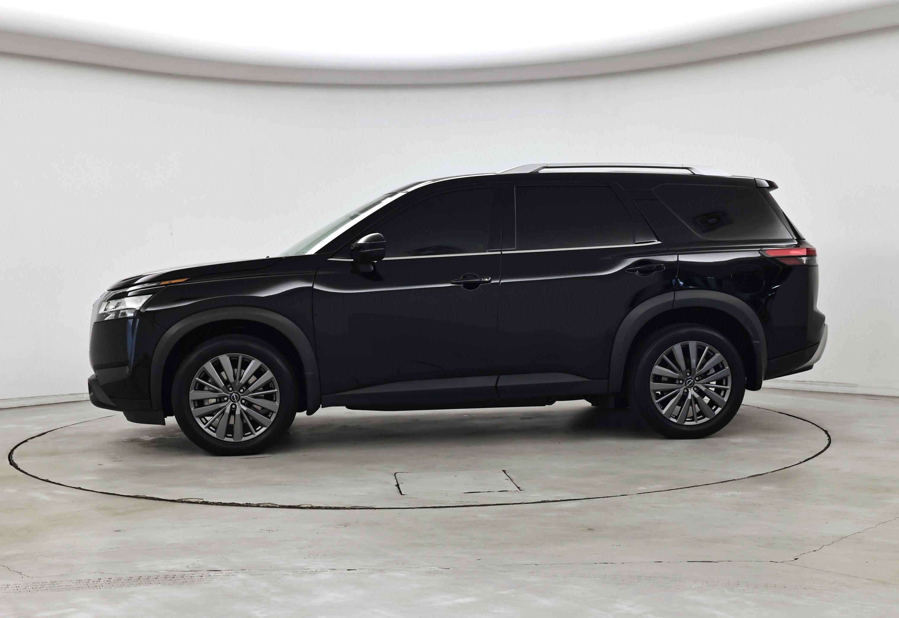Thumbnail: 2024 Nissan Pathfinder - 3