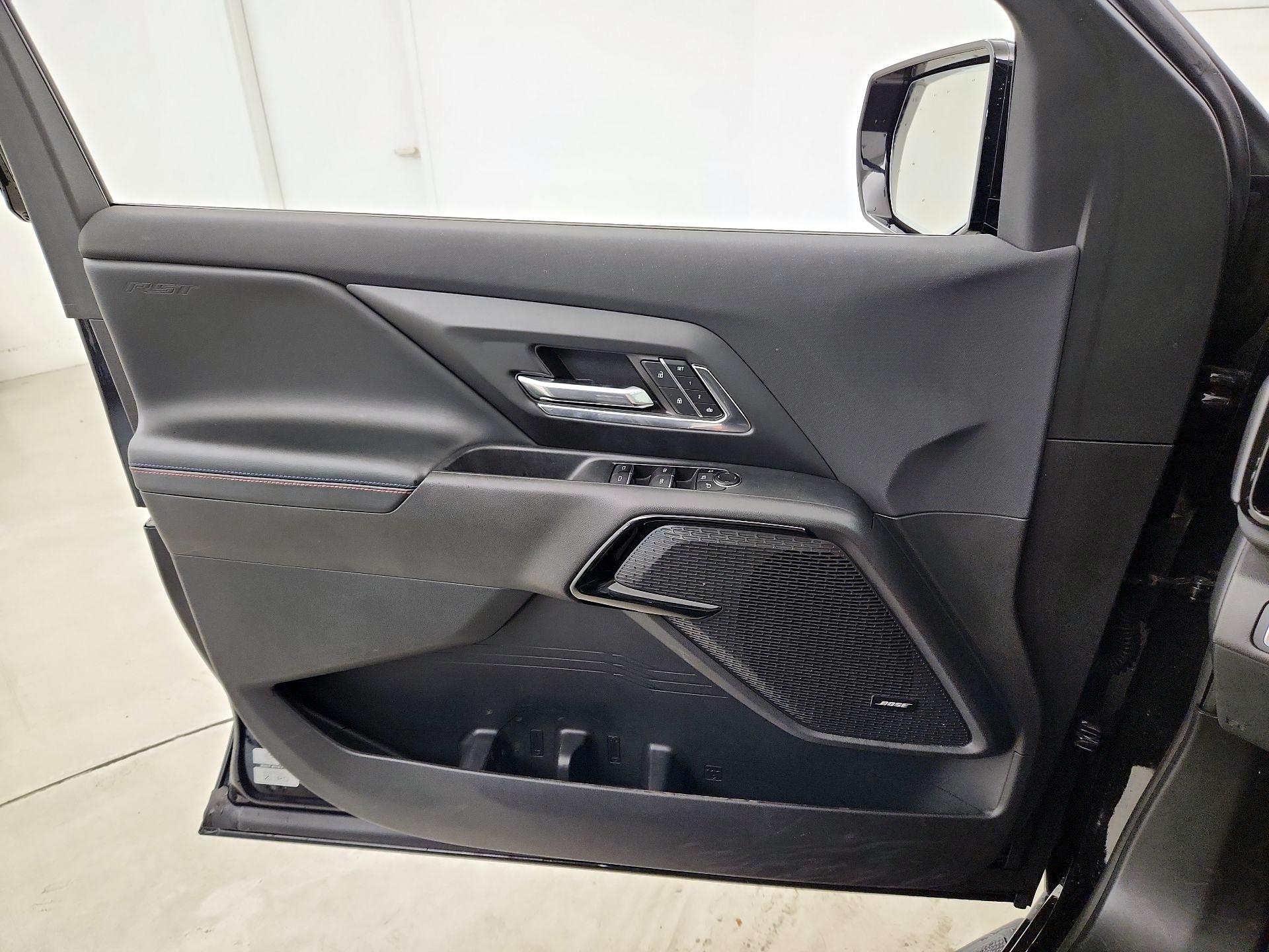 Thumbnail: 2024 Chevrolet Silverado EV - 12