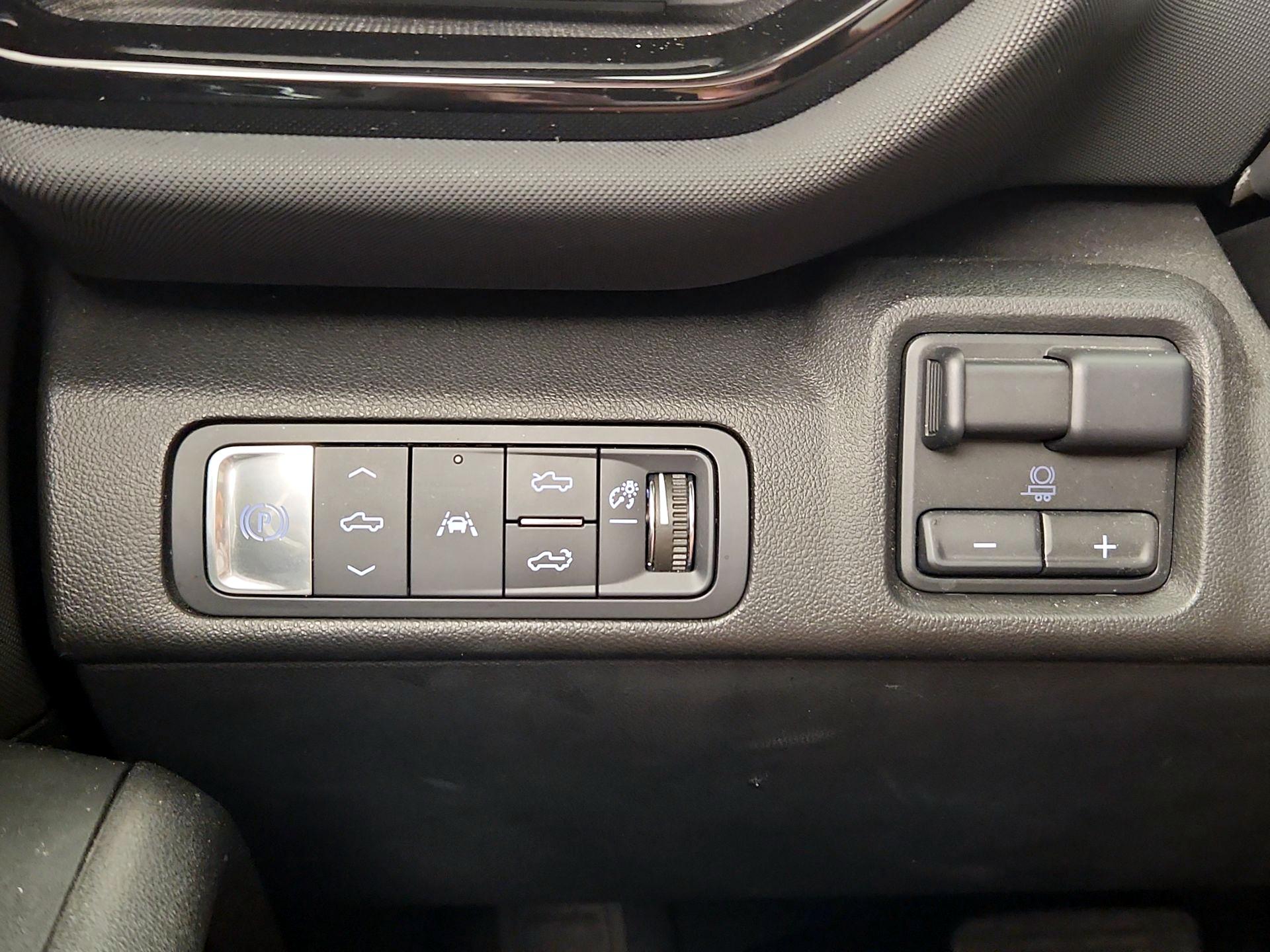 Thumbnail: 2024 Chevrolet Silverado EV - 13