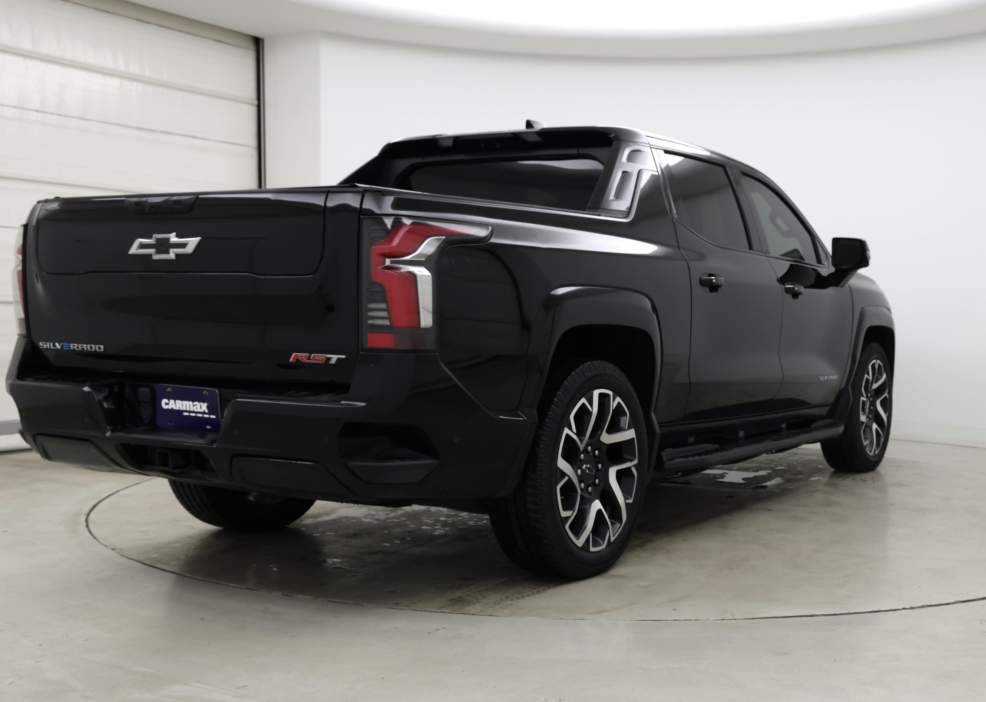 Thumbnail: 2024 Chevrolet Silverado EV - 8