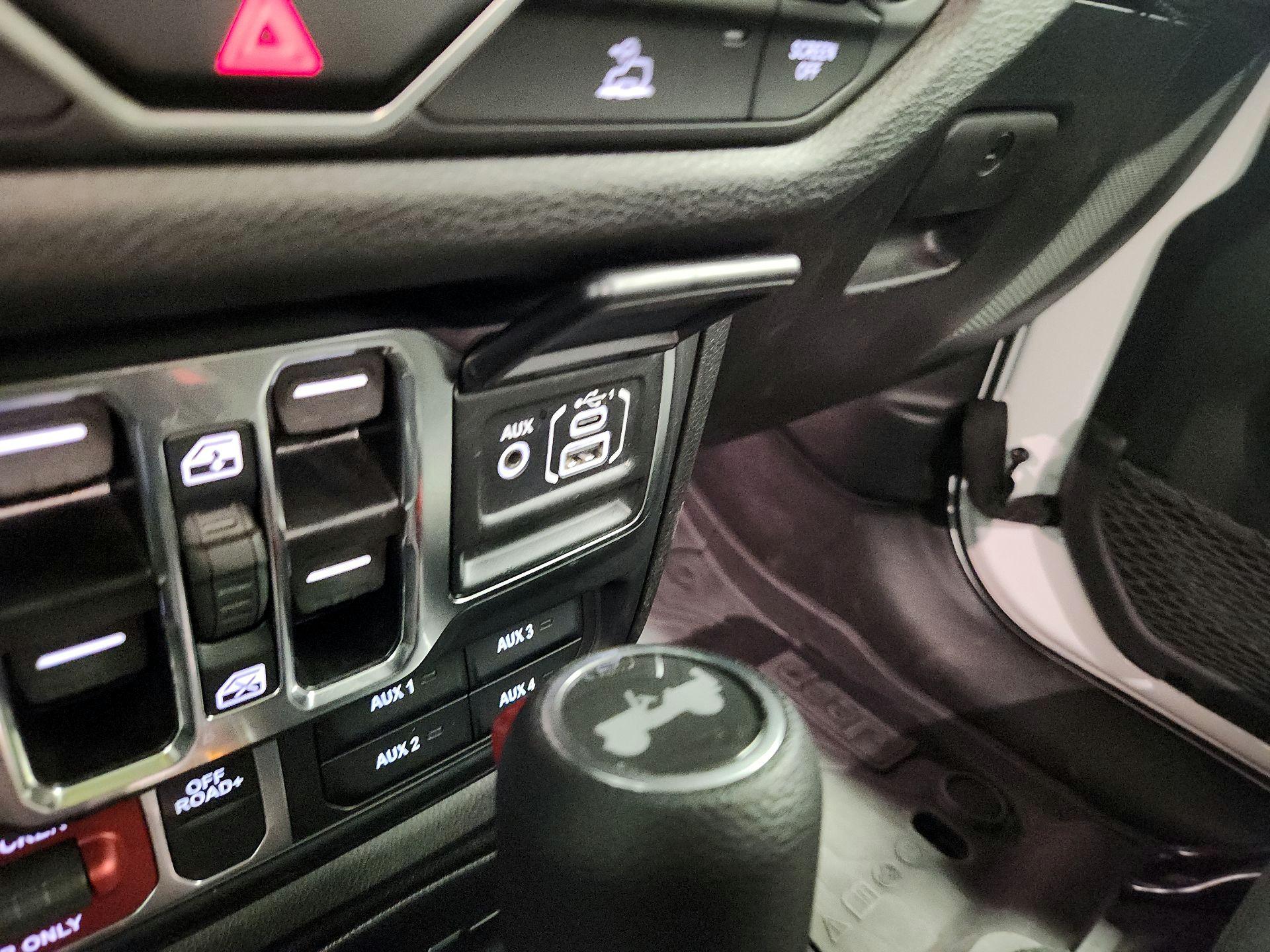 Thumbnail: 2024 Jeep Wrangler - 18