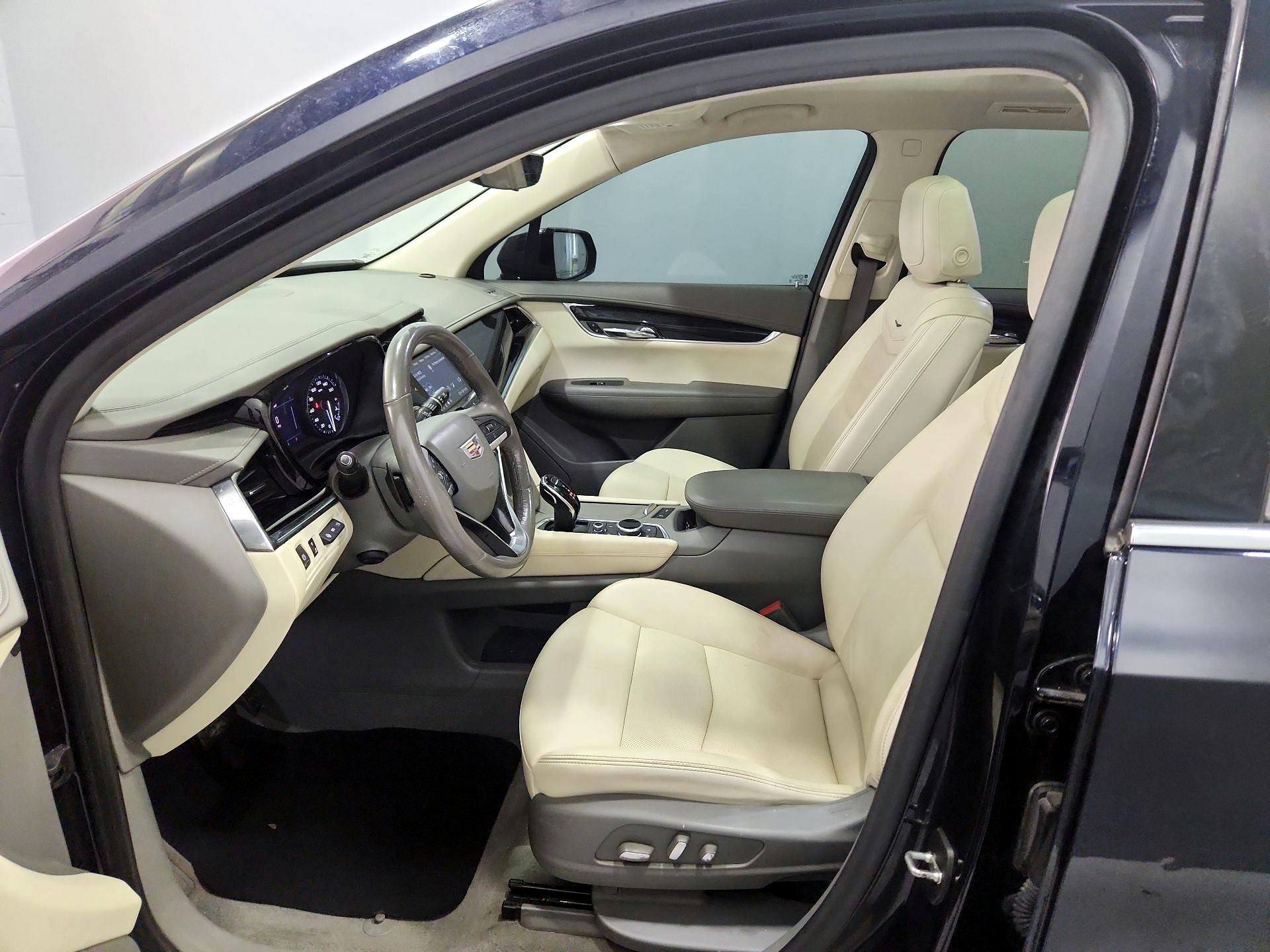 Thumbnail: 2021 Cadillac XT6 - 11