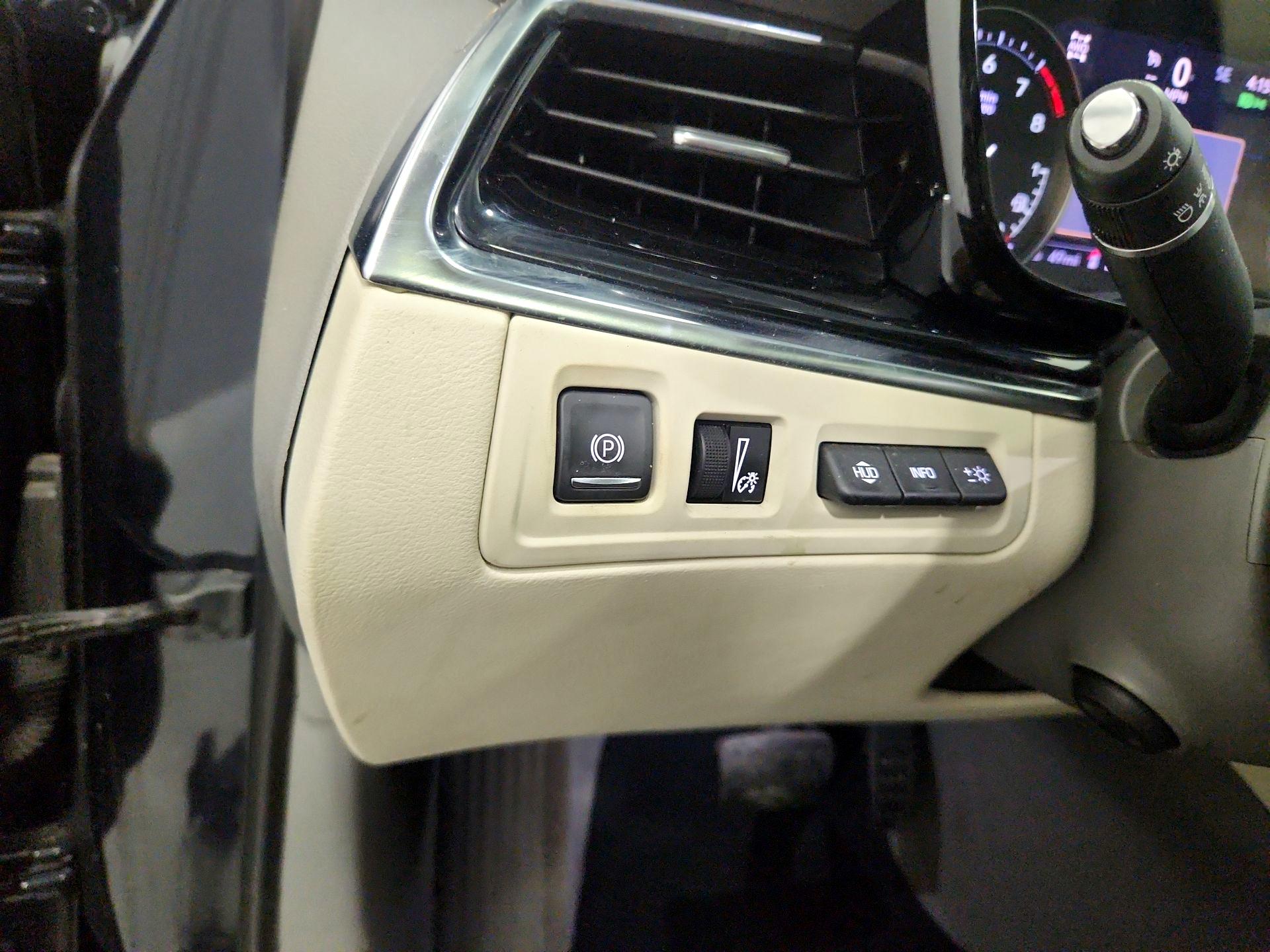 Thumbnail: 2021 Cadillac XT6 - 13
