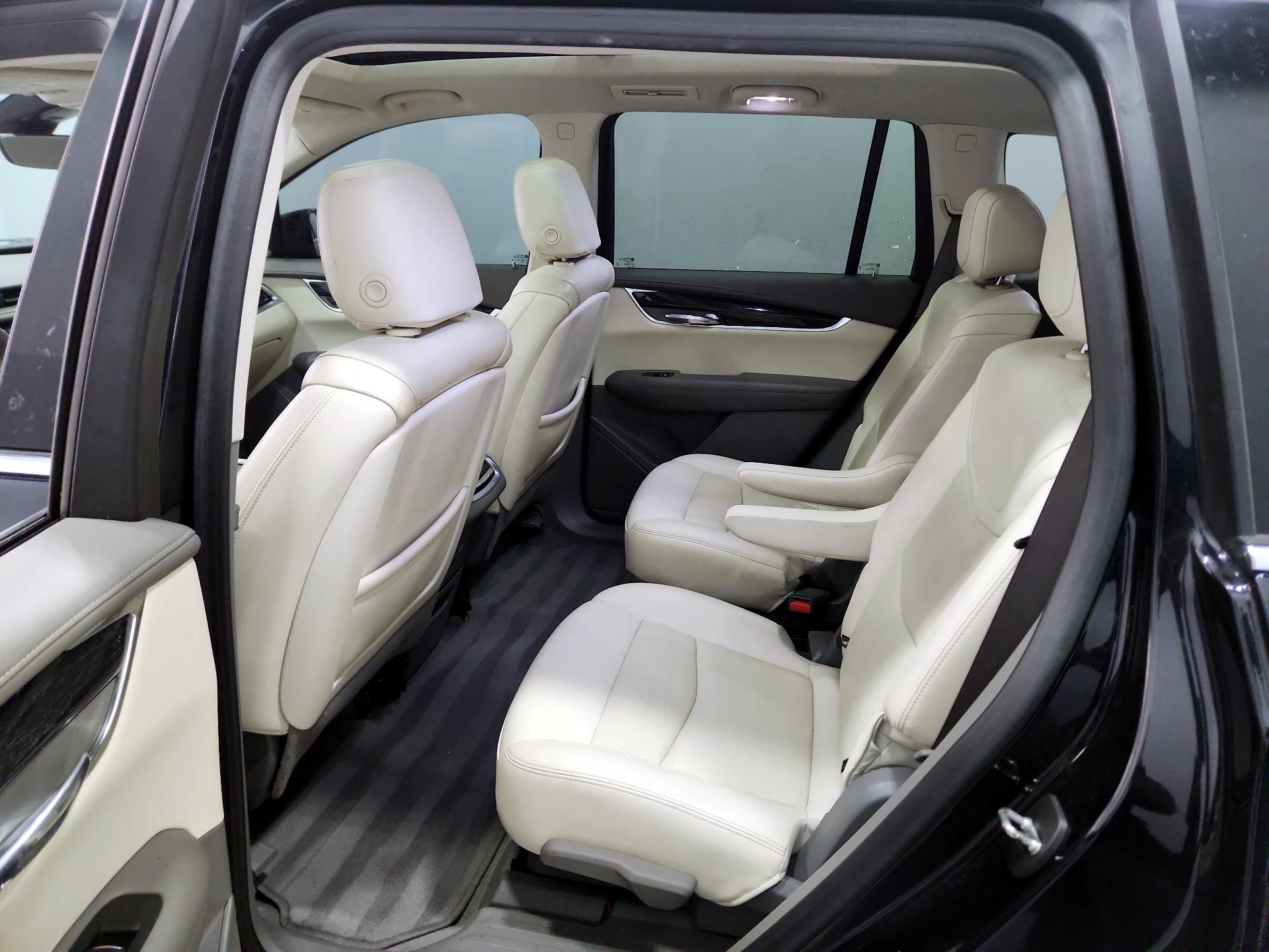Thumbnail: 2021 Cadillac XT6 - 20