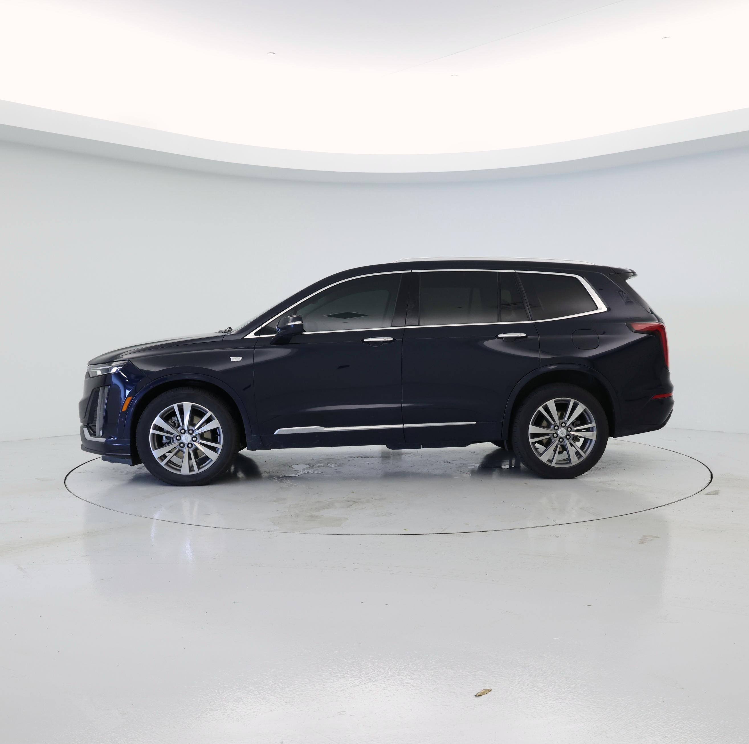 Thumbnail: 2021 Cadillac XT6 - 3