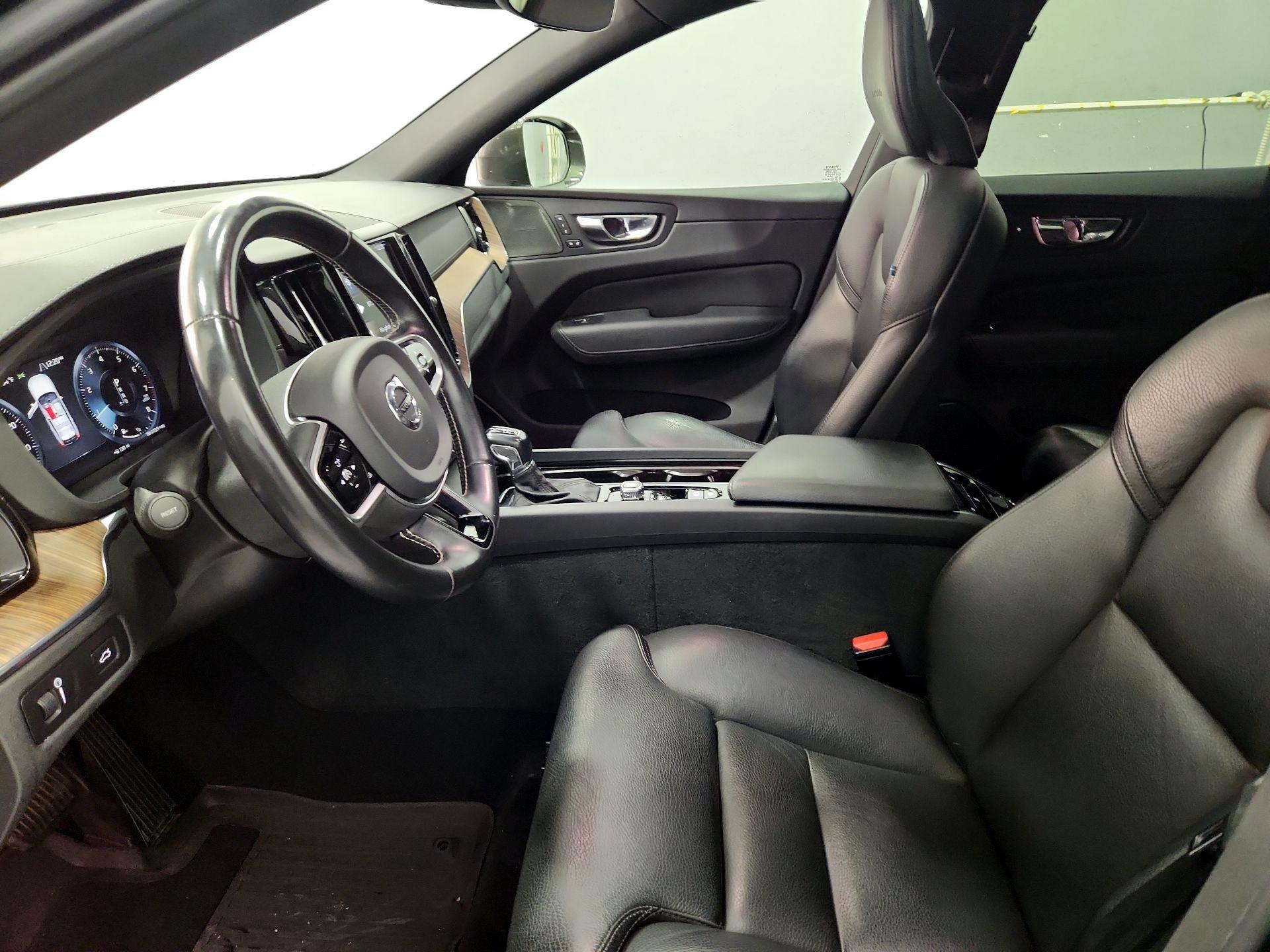 Thumbnail: 2020 Volvo XC60 - 11