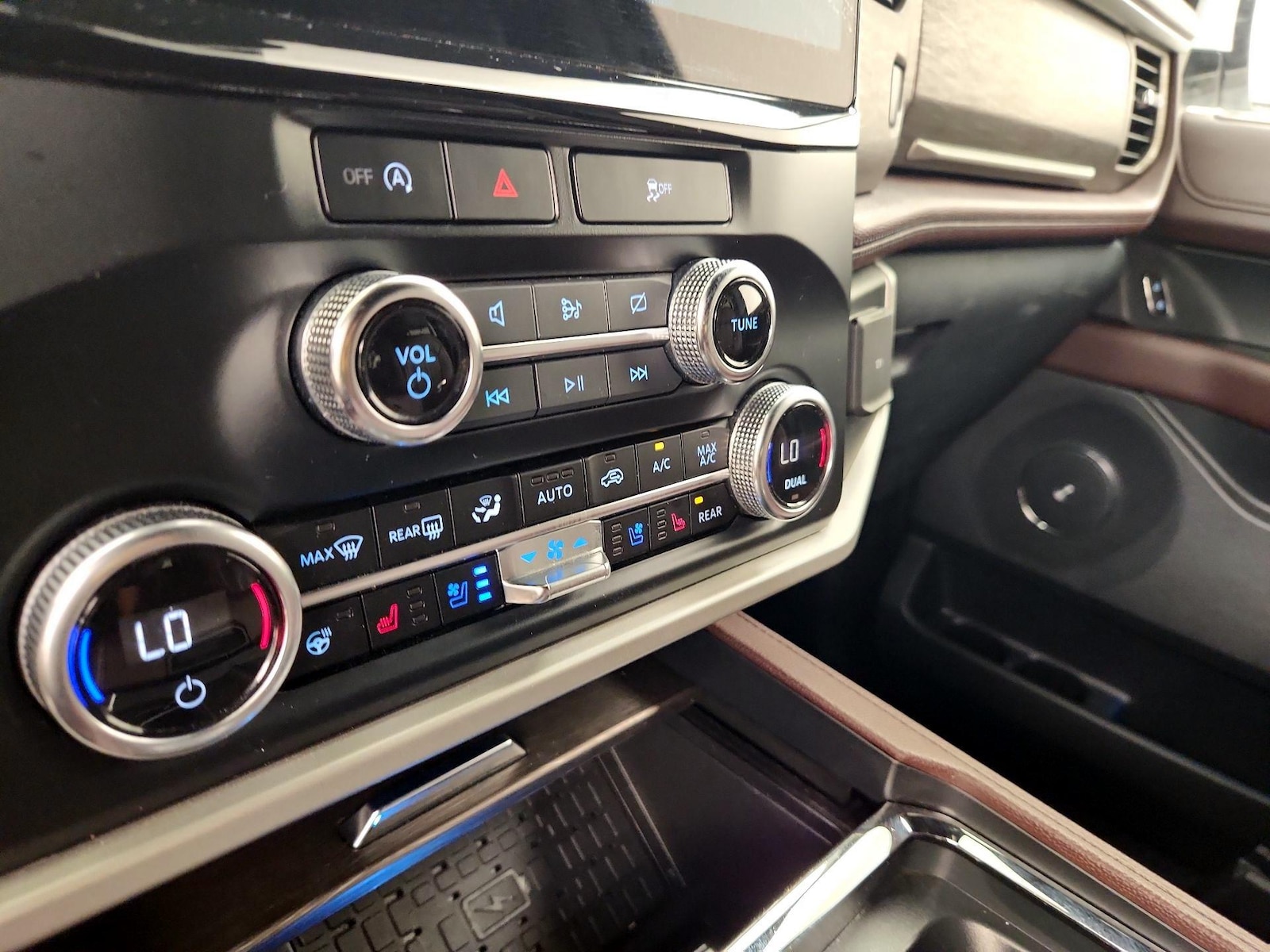 2024 Ford Expedition Limited - Photo 18