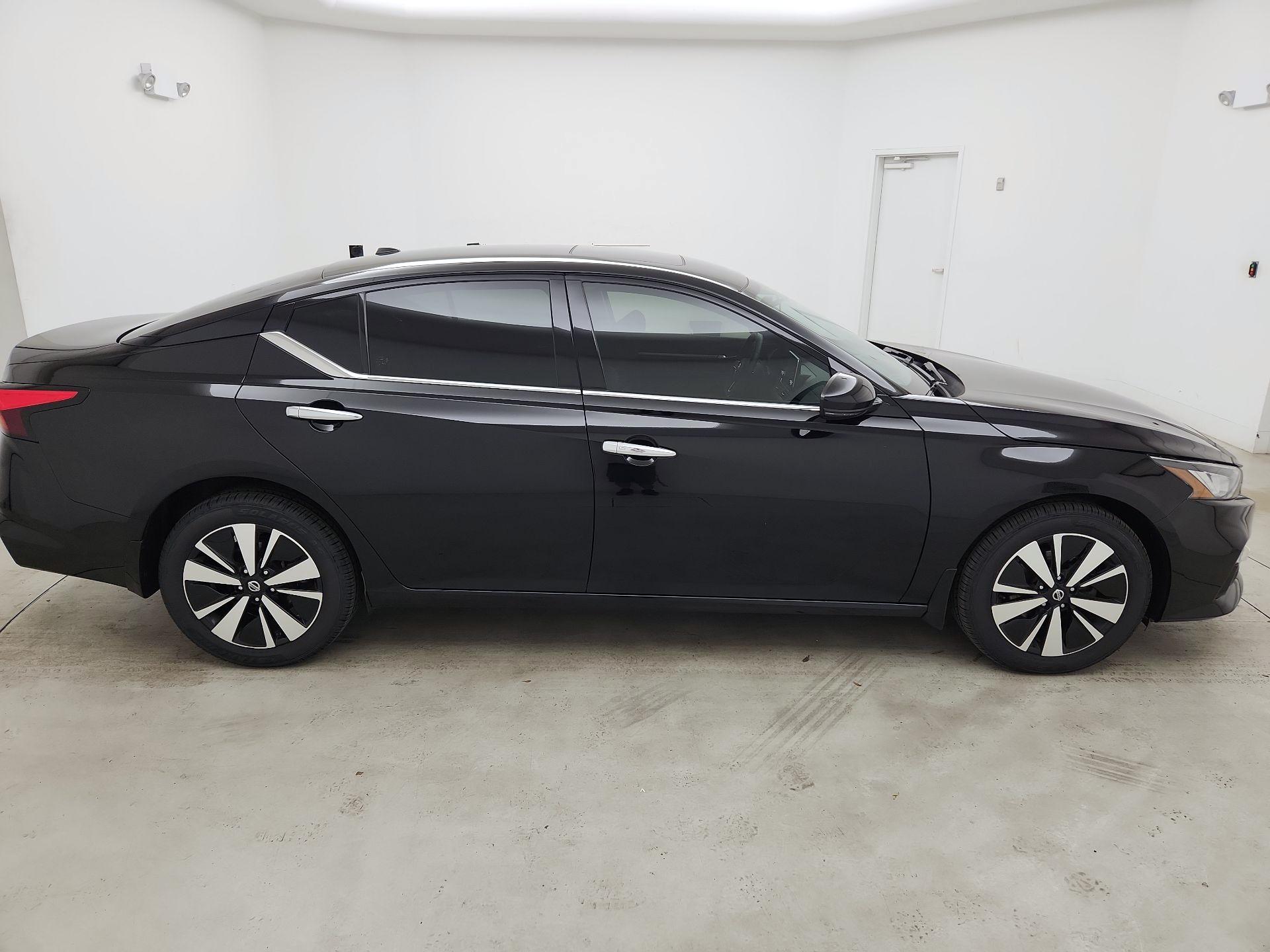 Thumbnail: 2020 Nissan Altima - 4