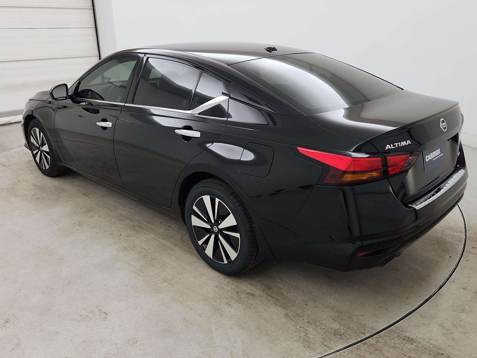 Thumbnail: 2020 Nissan Altima - 7