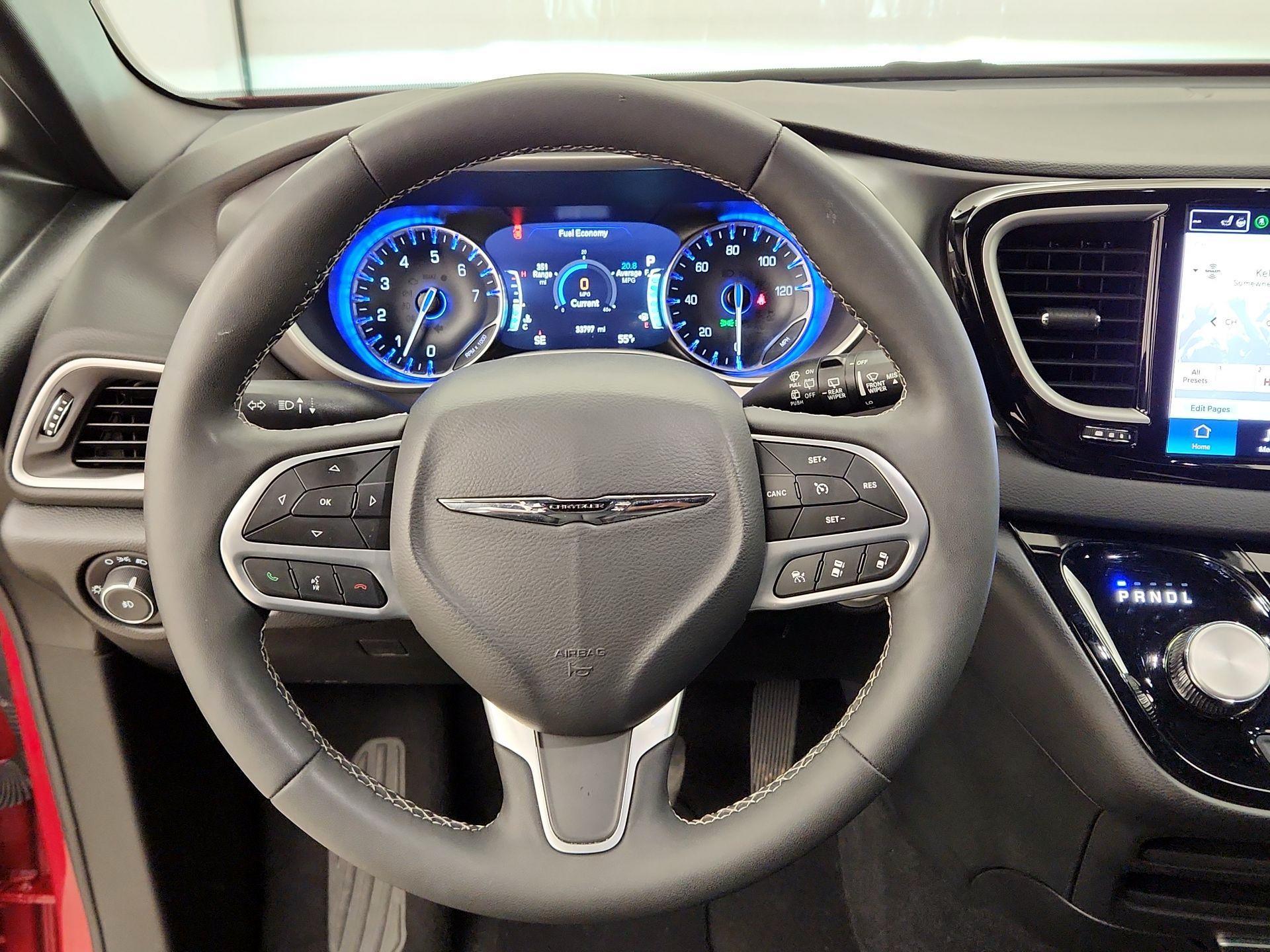 Thumbnail: 2025 Chrysler Pacifica - 10
