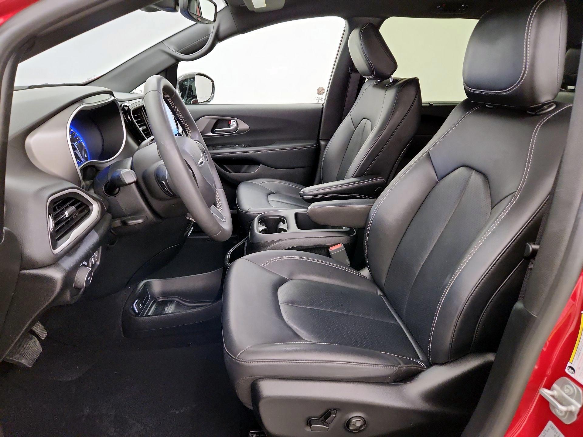 Thumbnail: 2025 Chrysler Pacifica - 11