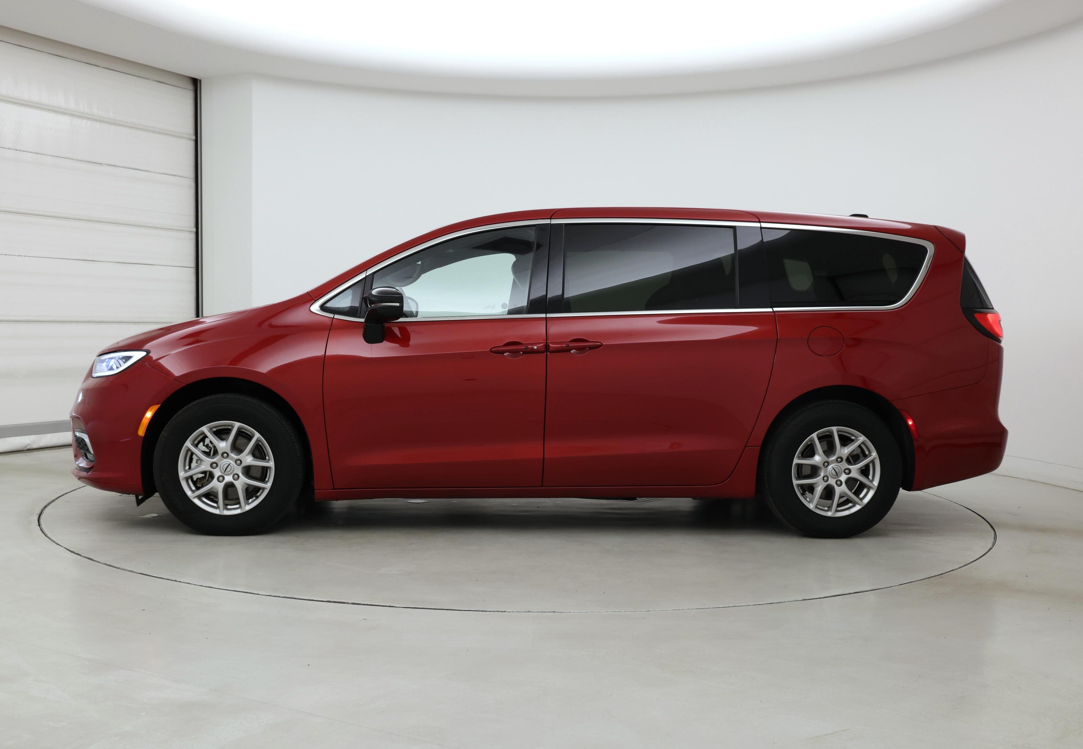 Thumbnail: 2025 Chrysler Pacifica - 3