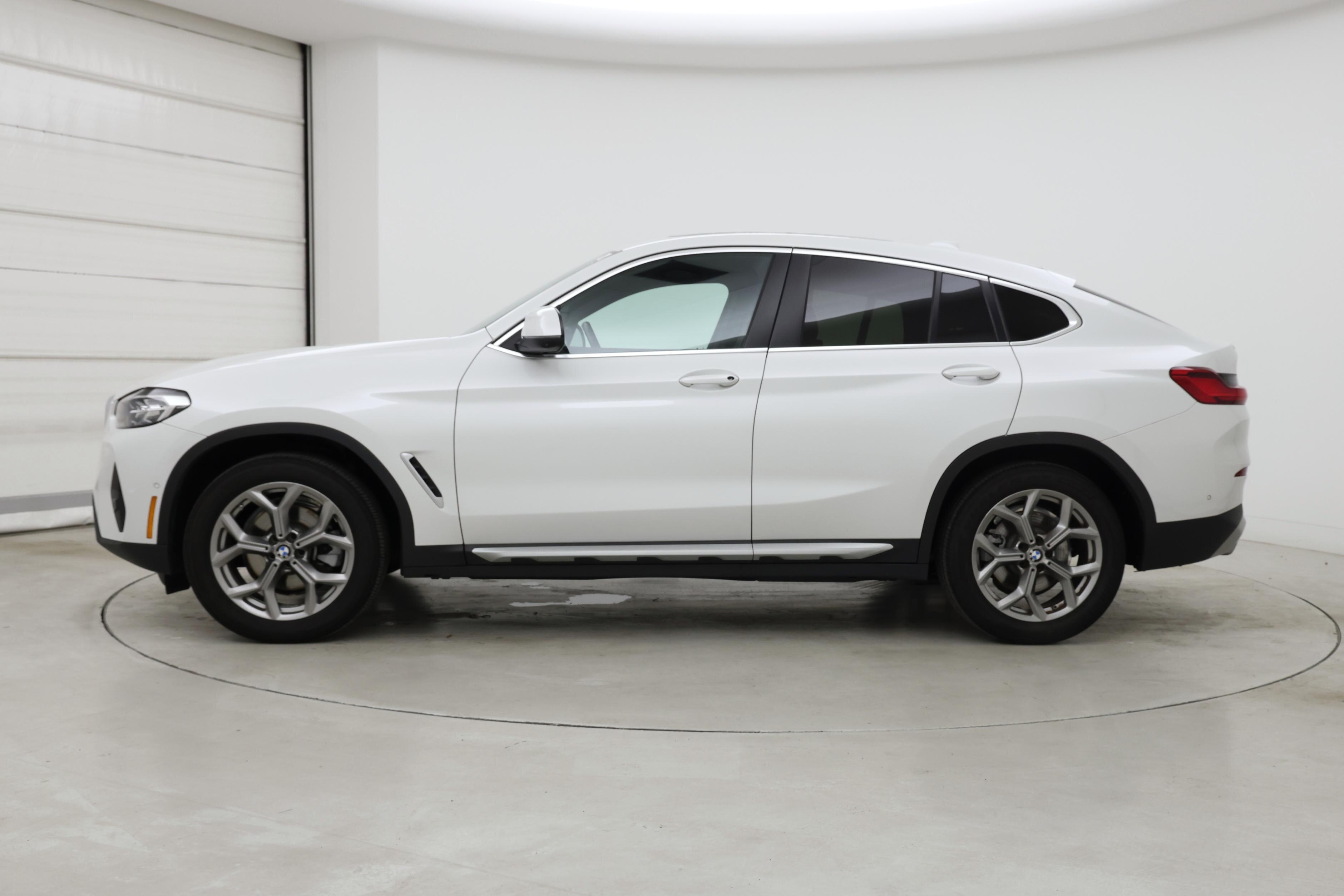 Thumbnail: 2023 BMW X4 - 3