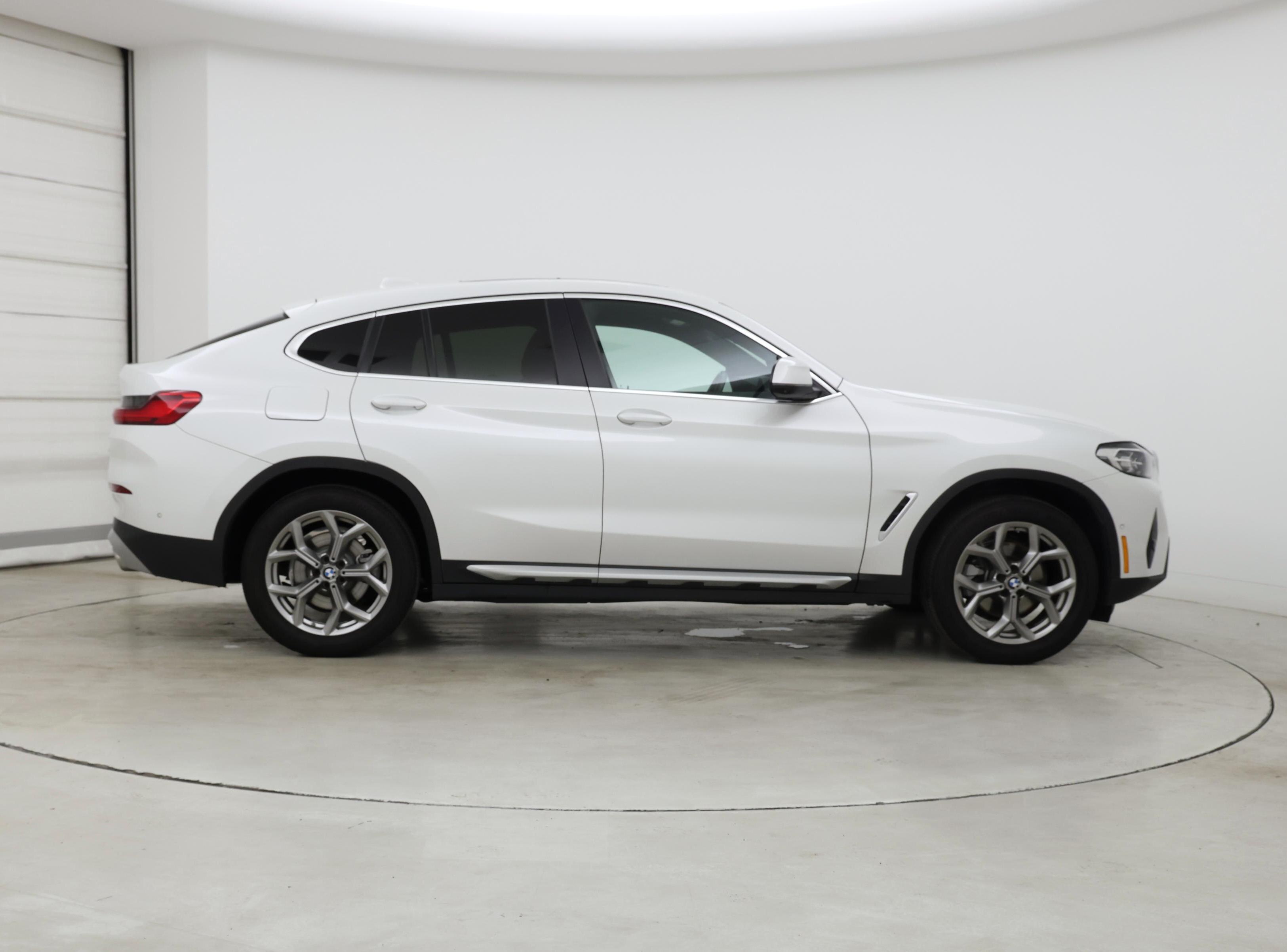 Thumbnail: 2023 BMW X4 - 7