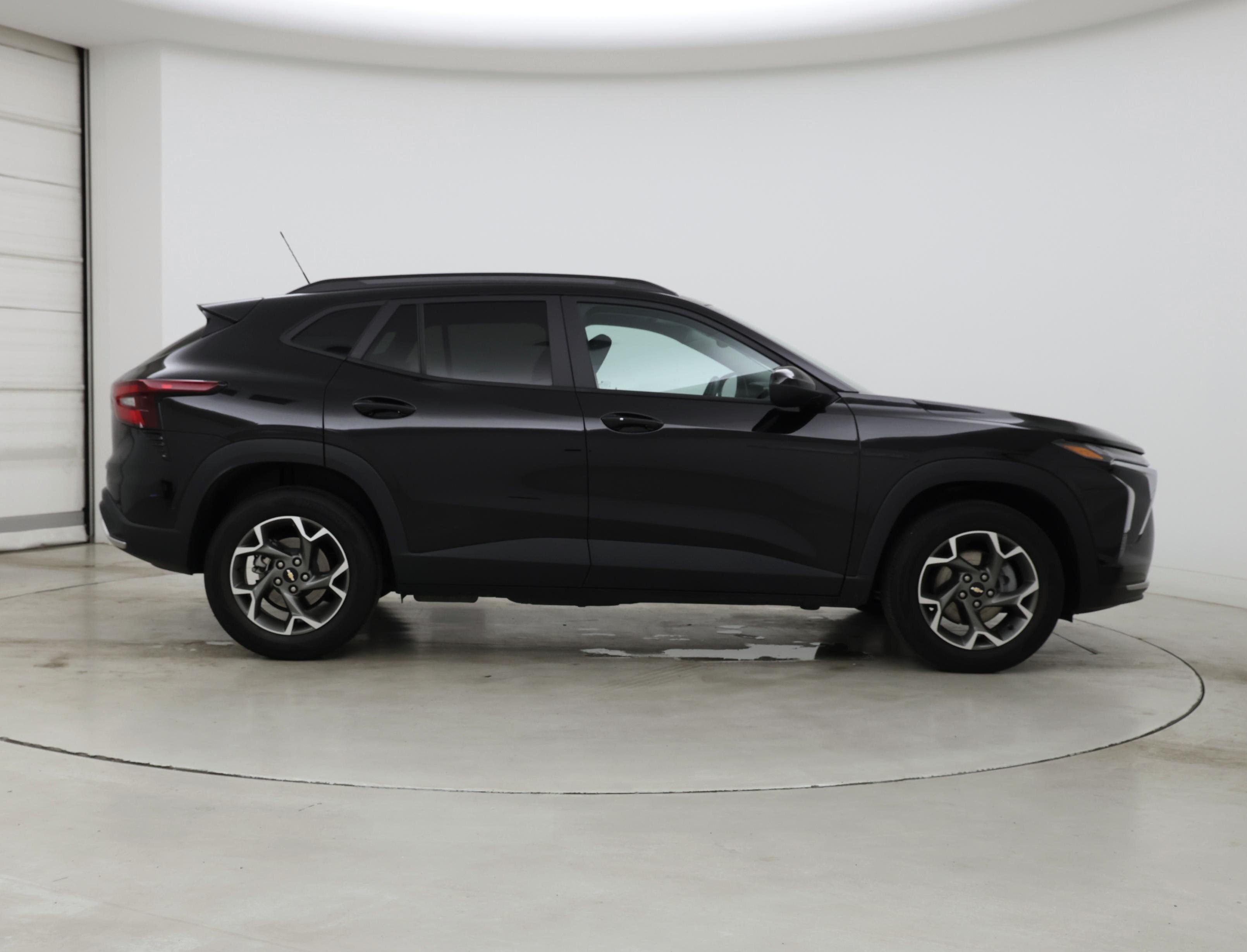 Thumbnail: 2025 Chevrolet Trax - 7