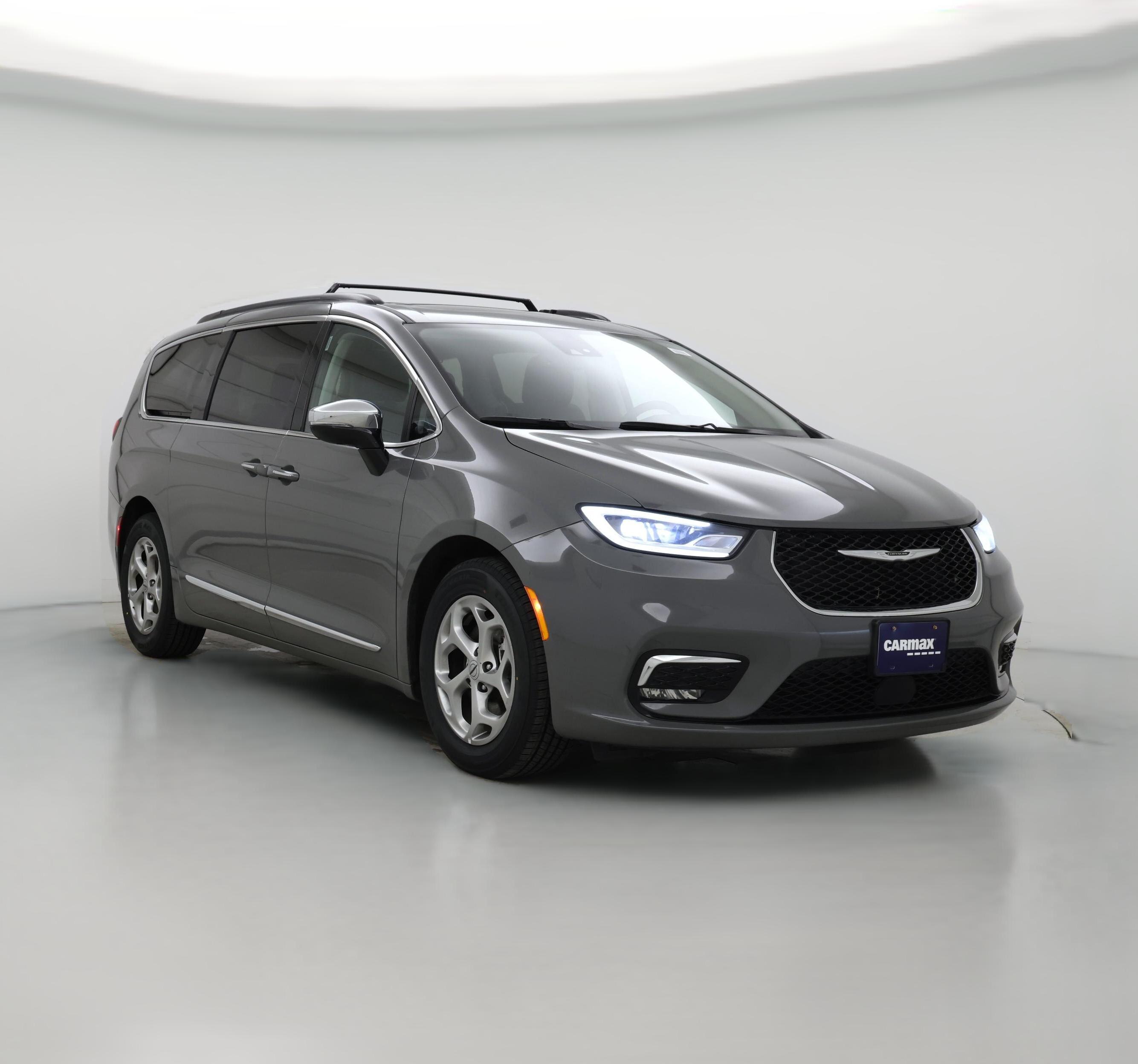 Thumbnail: 2023 Chrysler Pacifica - 1