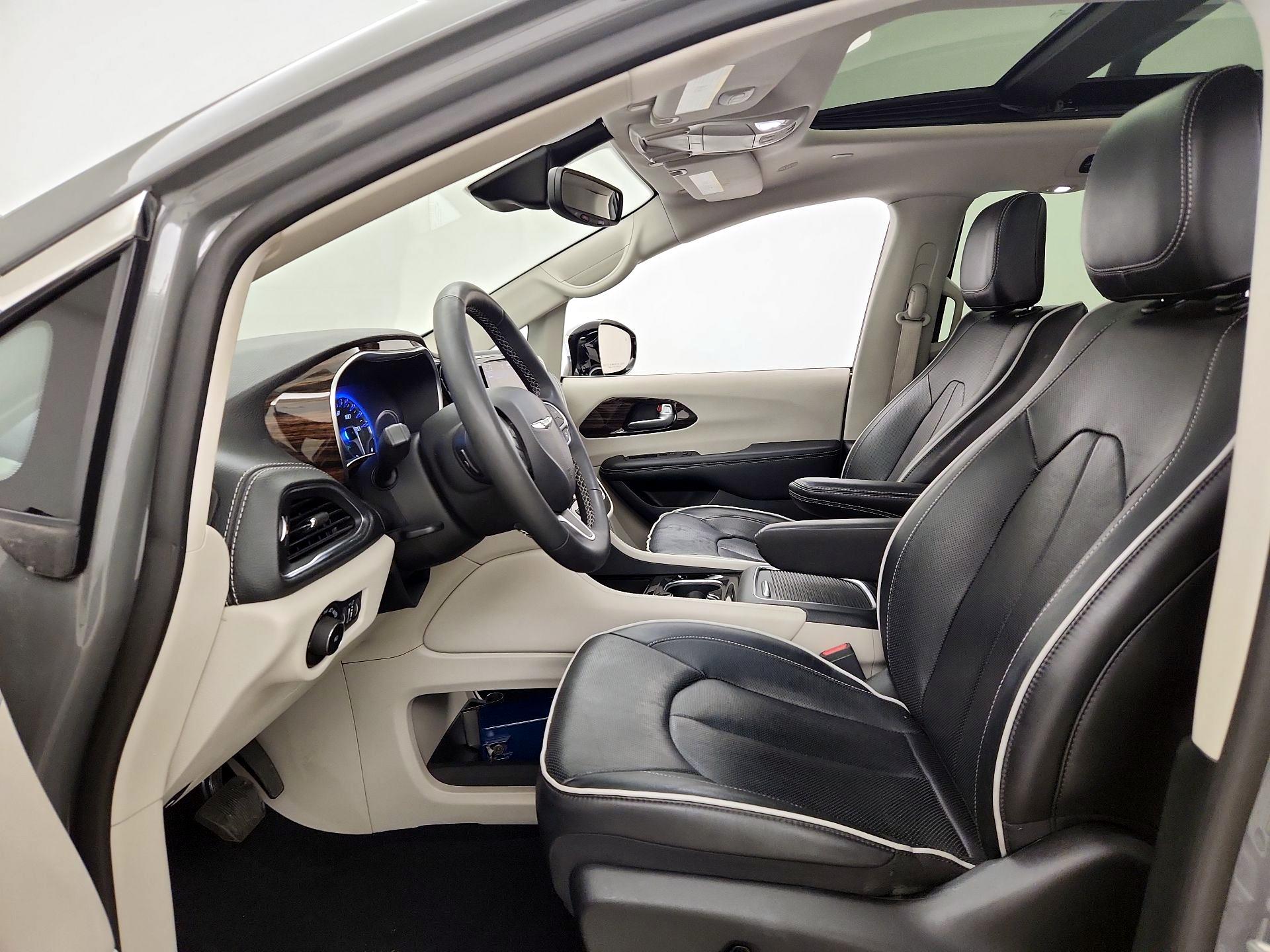 Thumbnail: 2023 Chrysler Pacifica - 11