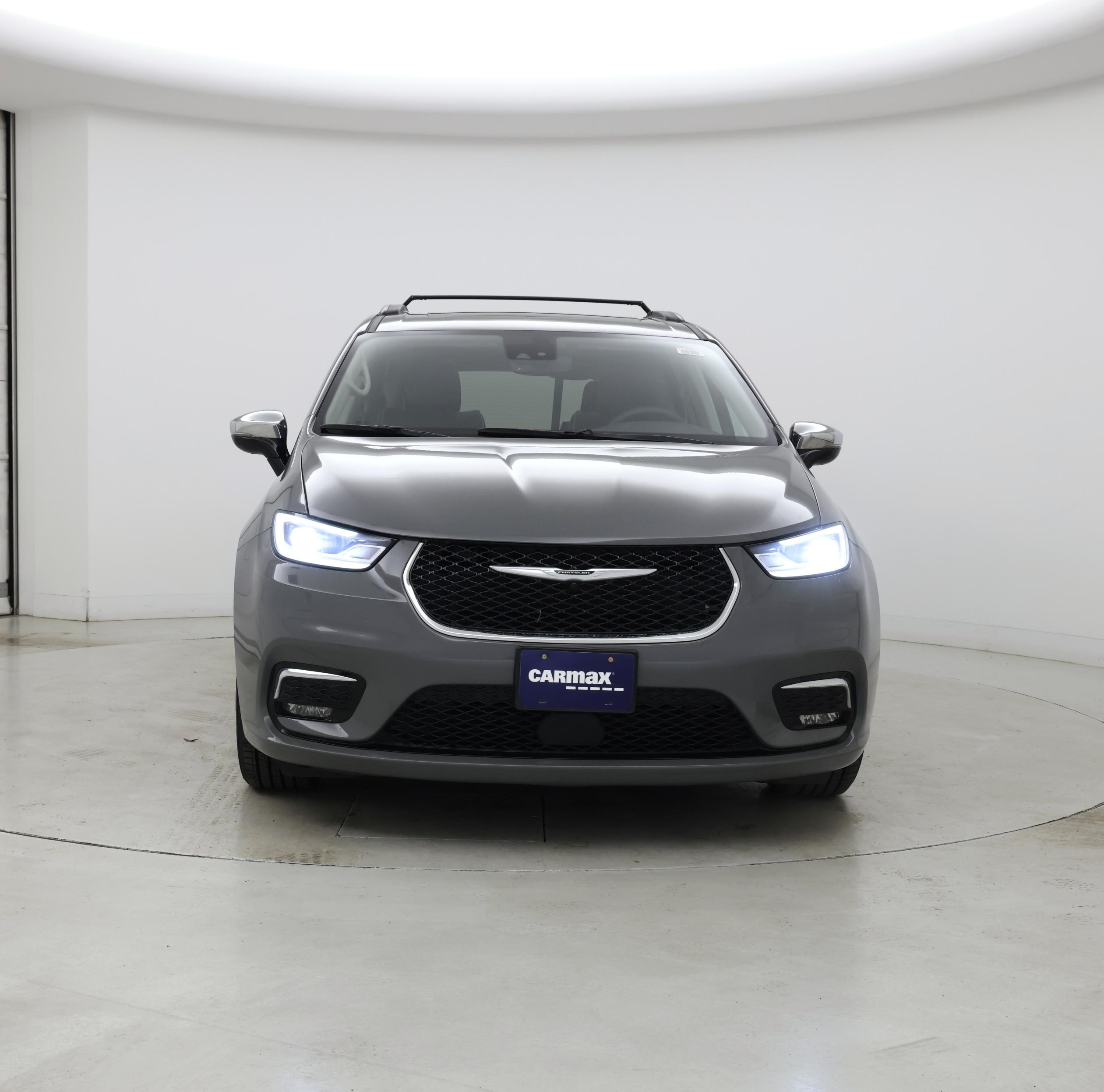 Thumbnail: 2023 Chrysler Pacifica - 5