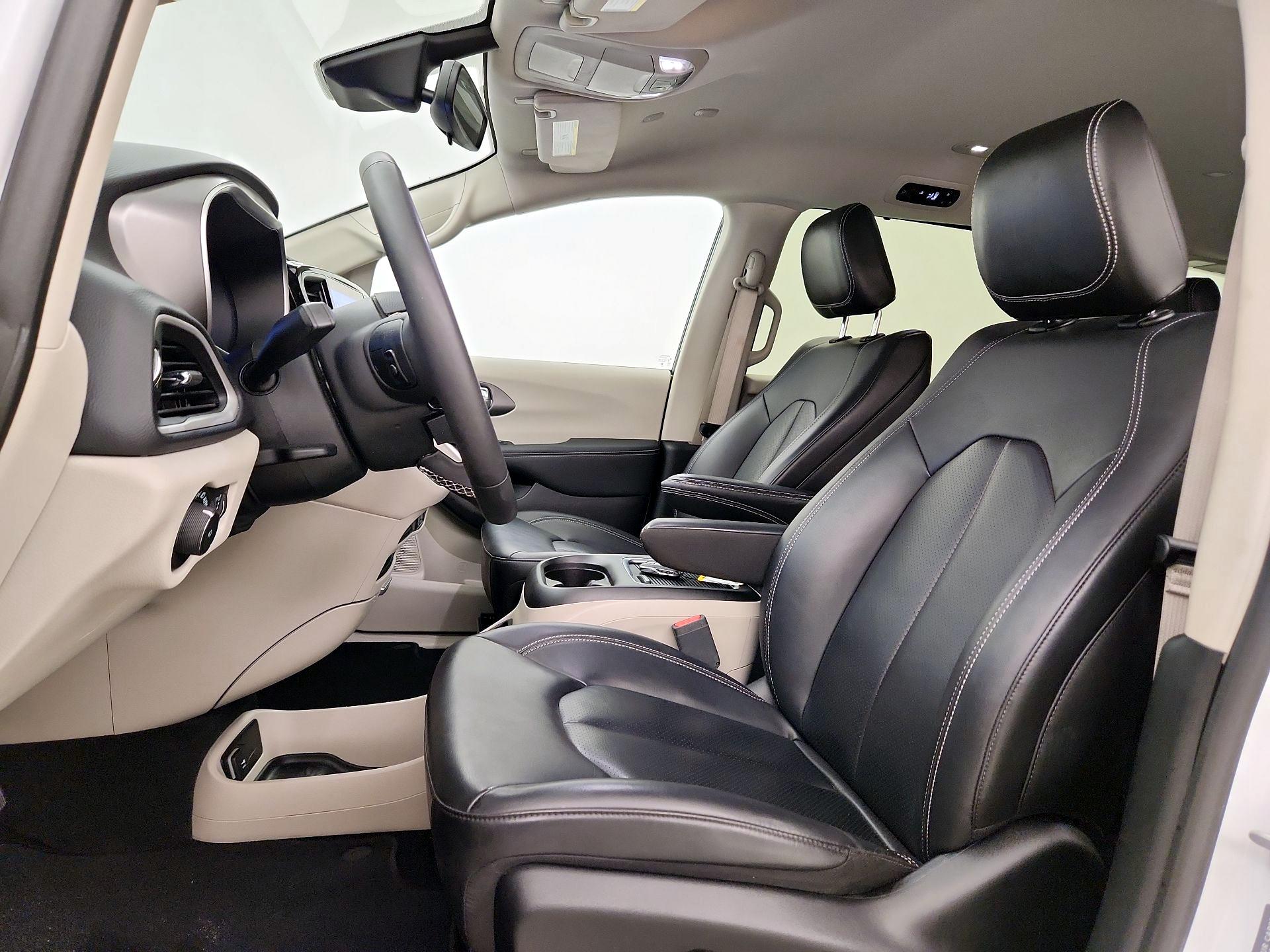 Thumbnail: 2024 Chrysler Pacifica - 11