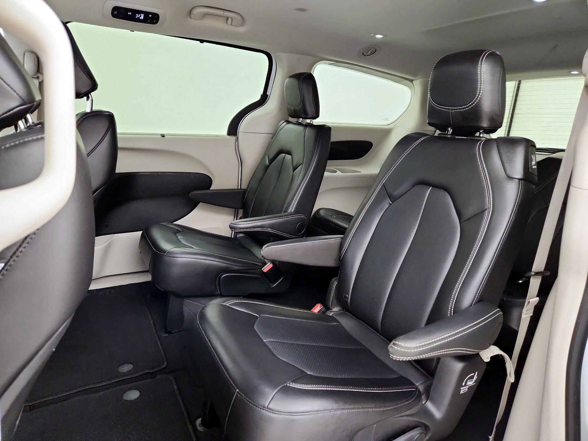 Thumbnail: 2024 Chrysler Pacifica - 19