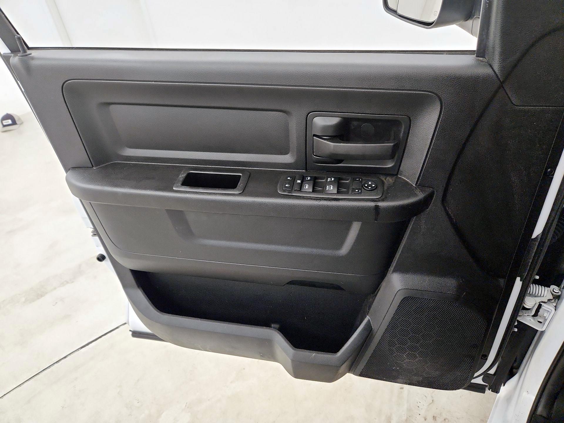 Thumbnail: 2022 RAM 1500 Classic - 10